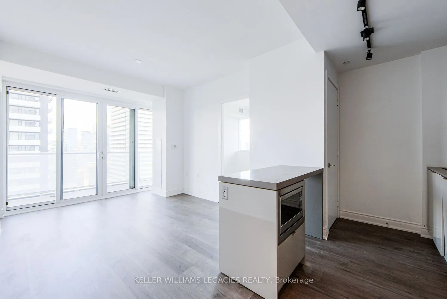 7 Grenville Street, #3705