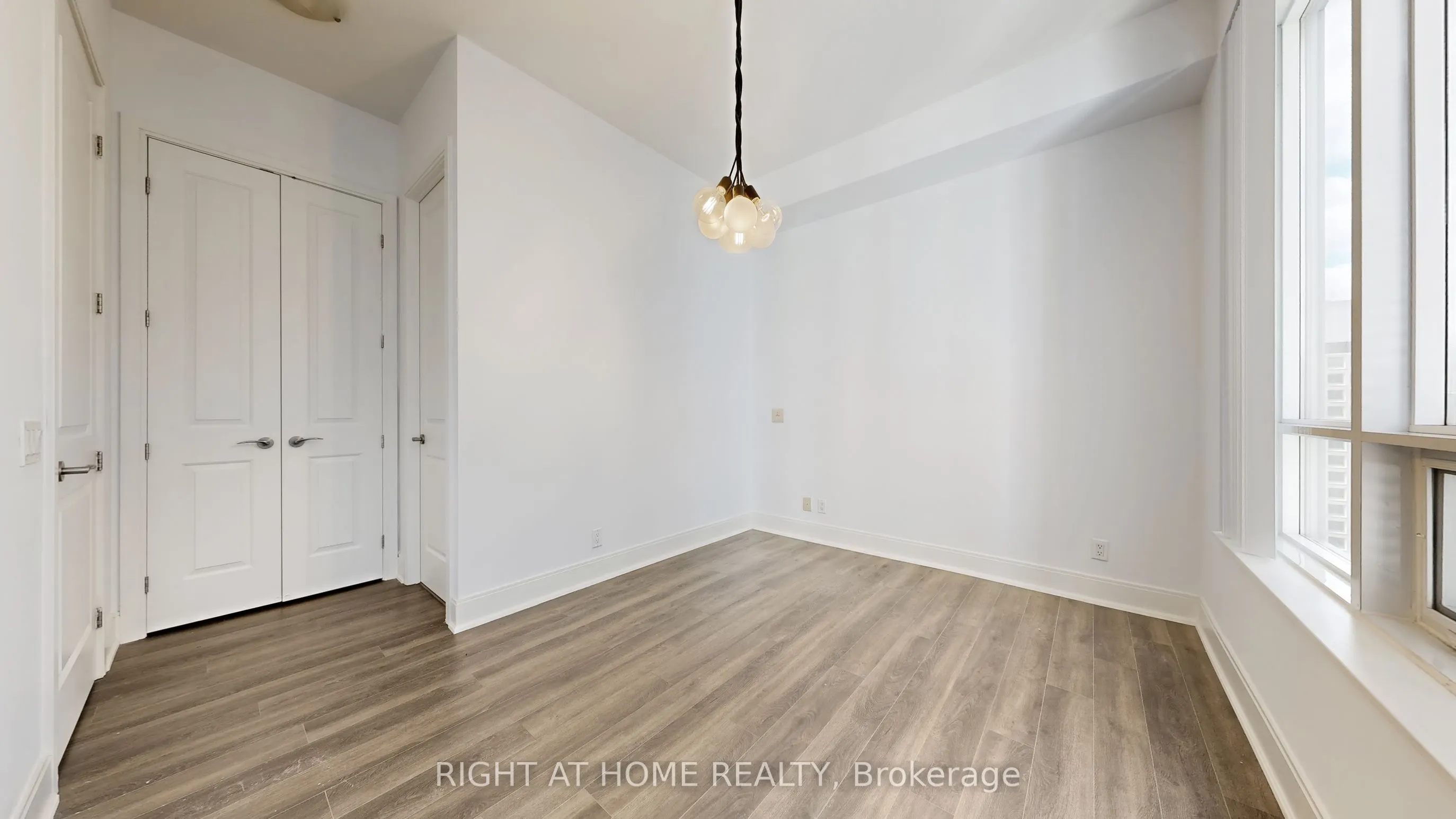 21 Balmuto Street, #1901