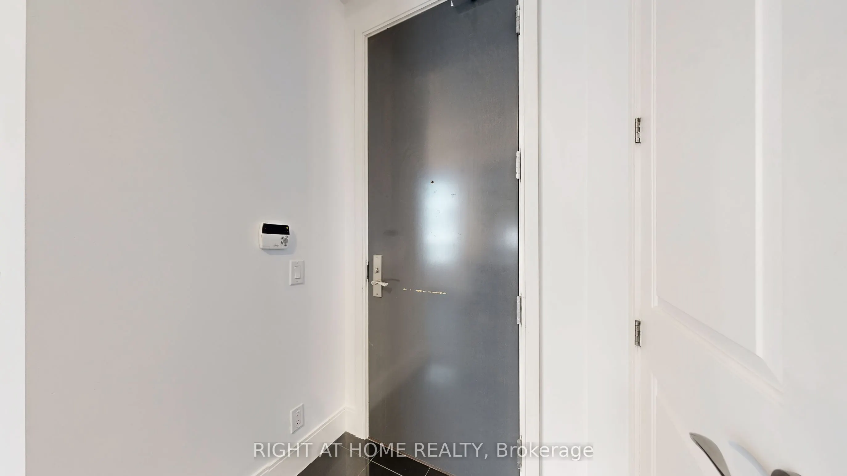 21 Balmuto Street, #1901