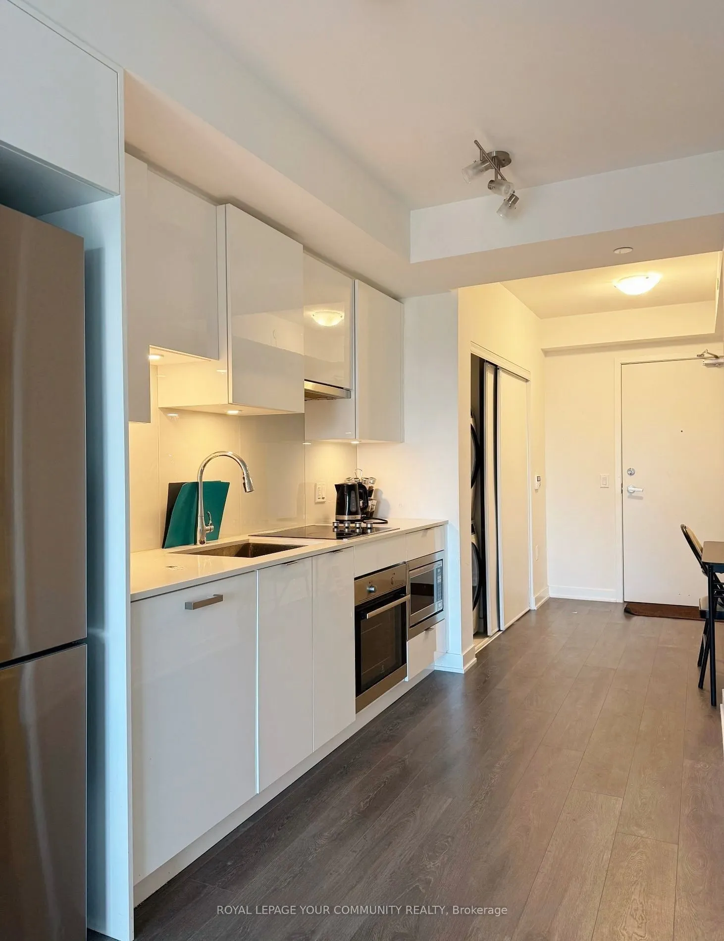 195 Redpath Avenue, #3407