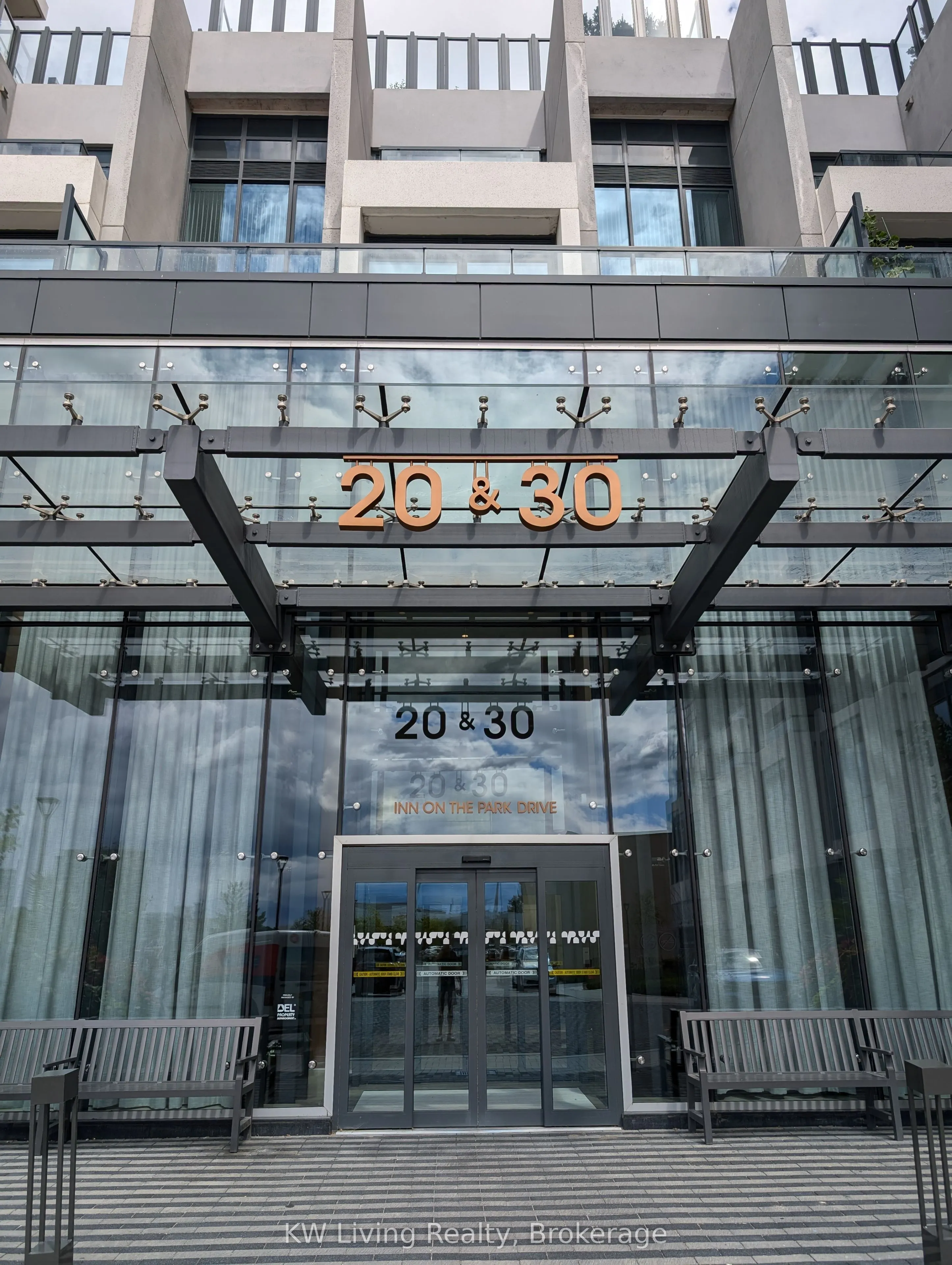 20 Inn On The Park Drive, #2738