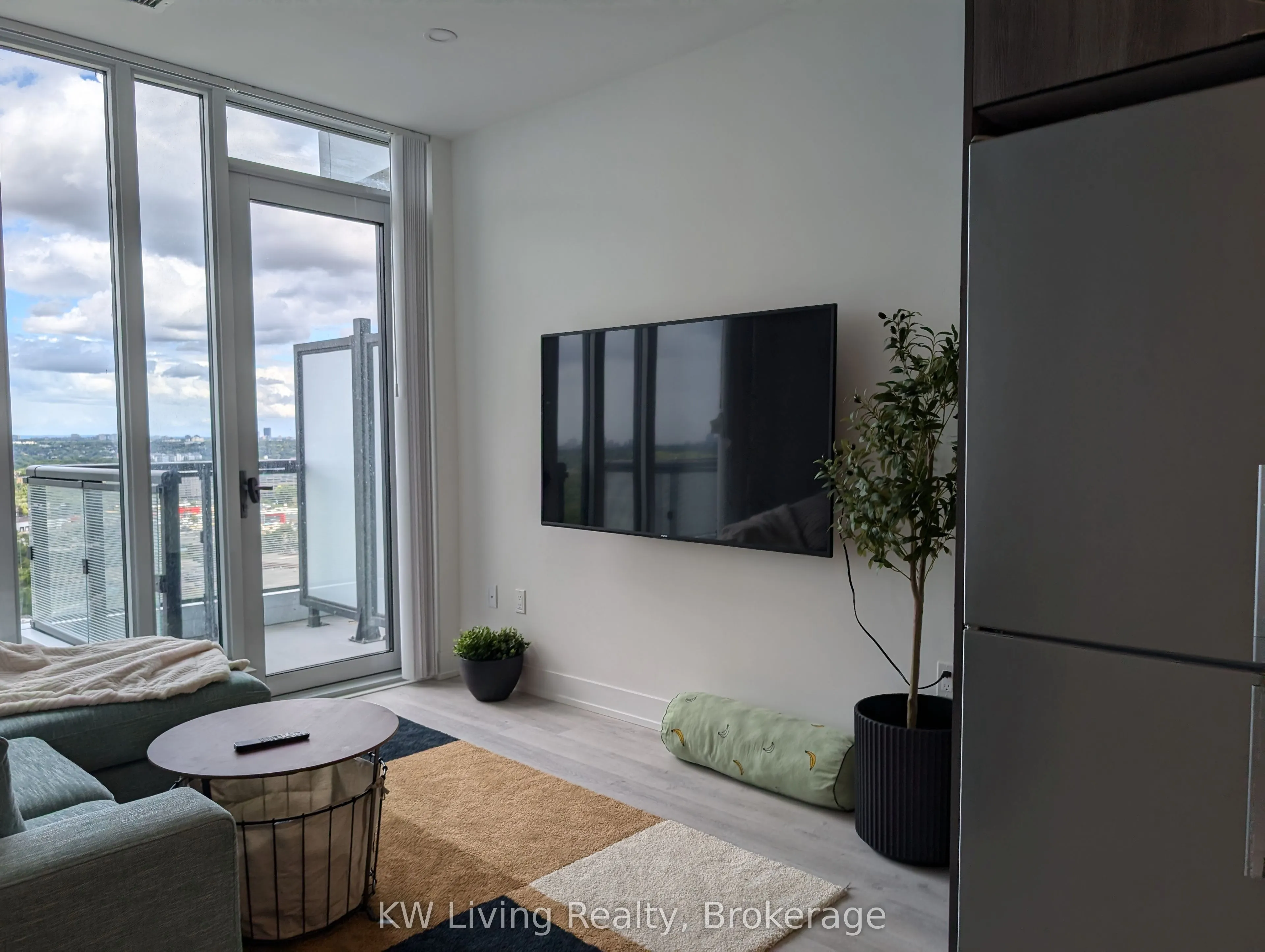 20 Inn On The Park Drive, #2738