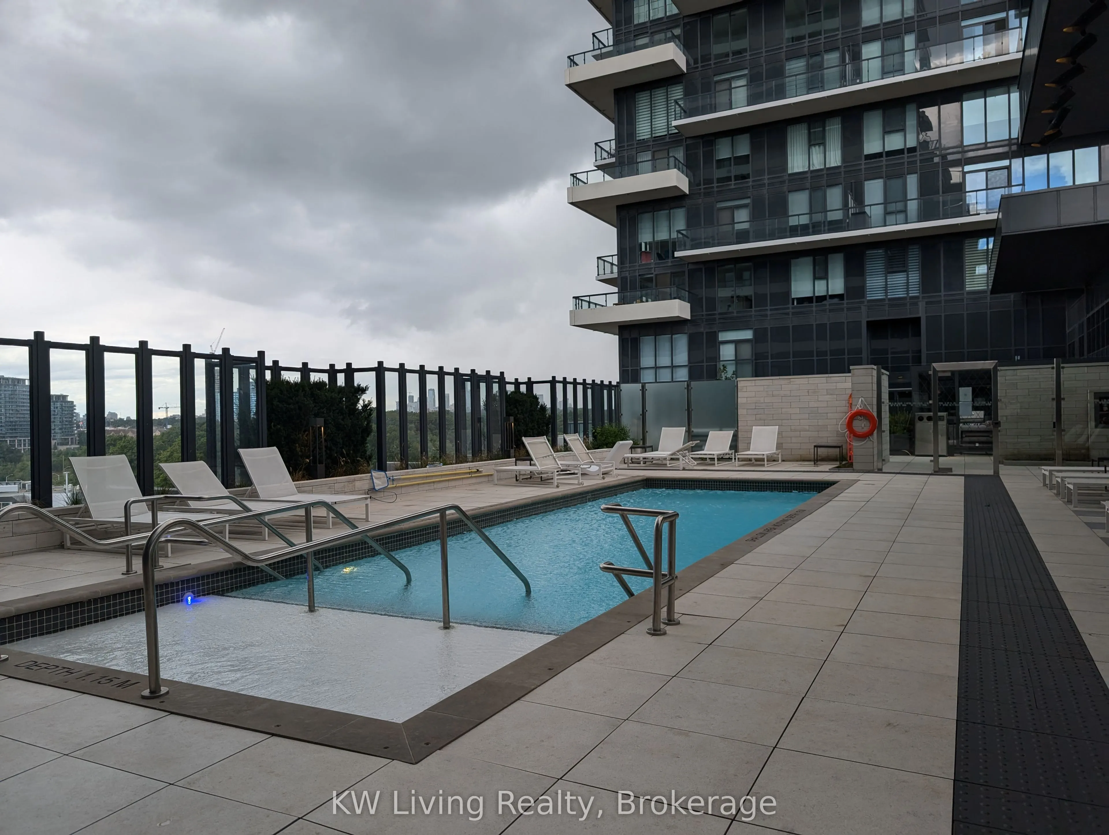 20 Inn On The Park Drive, #2738
