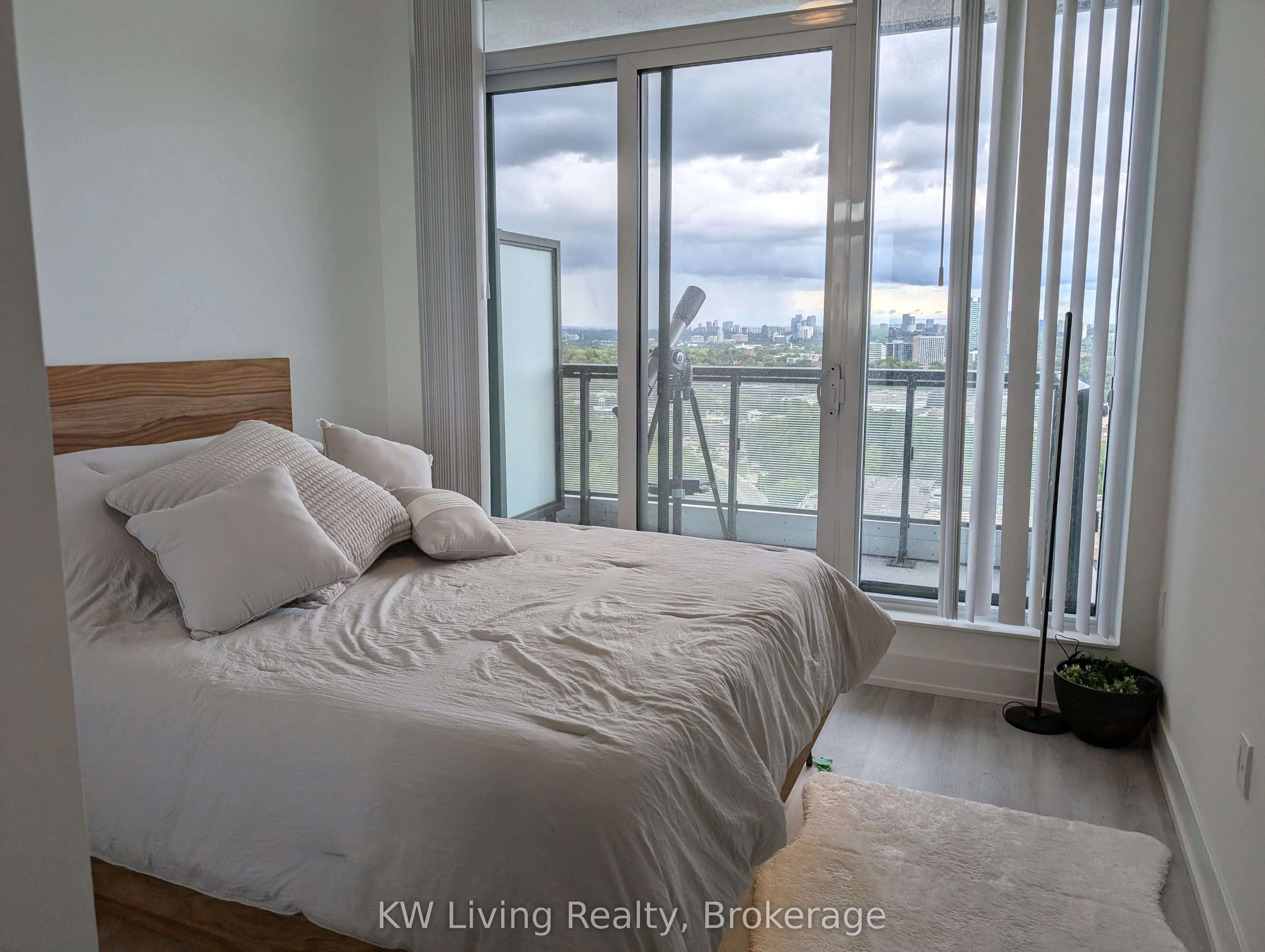 20 Inn On The Park Drive, #2738
