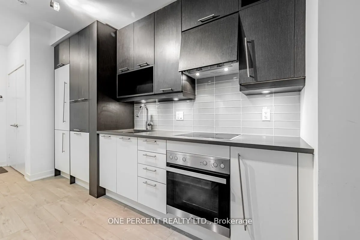 30 Nelson Street, #426