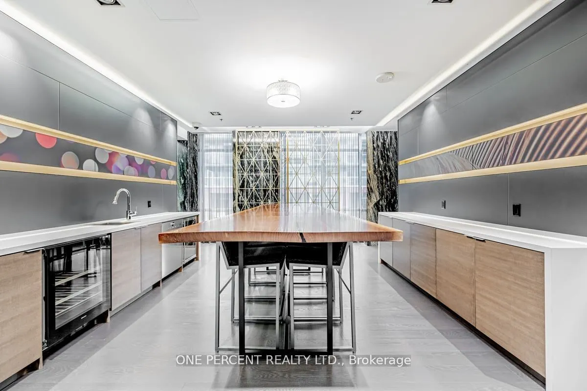 30 Nelson Street, #426