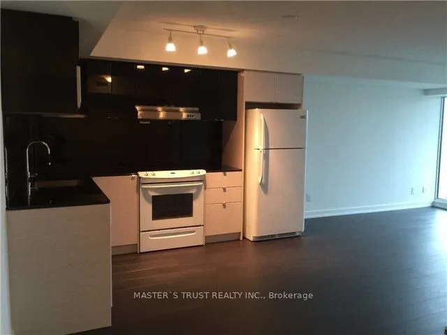 72 Esther Shiner Boulevard, #512