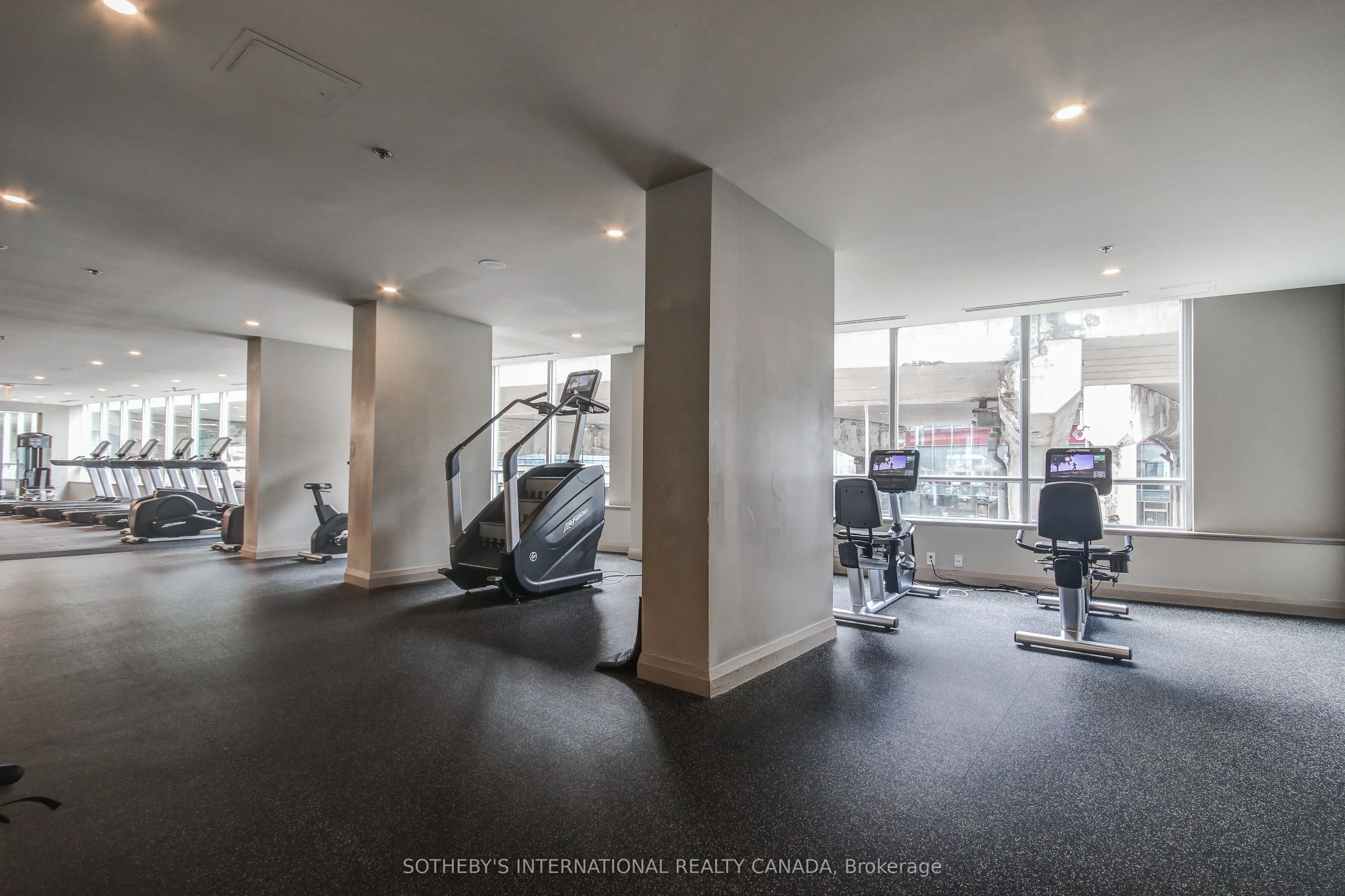 33 Bay Street, #508