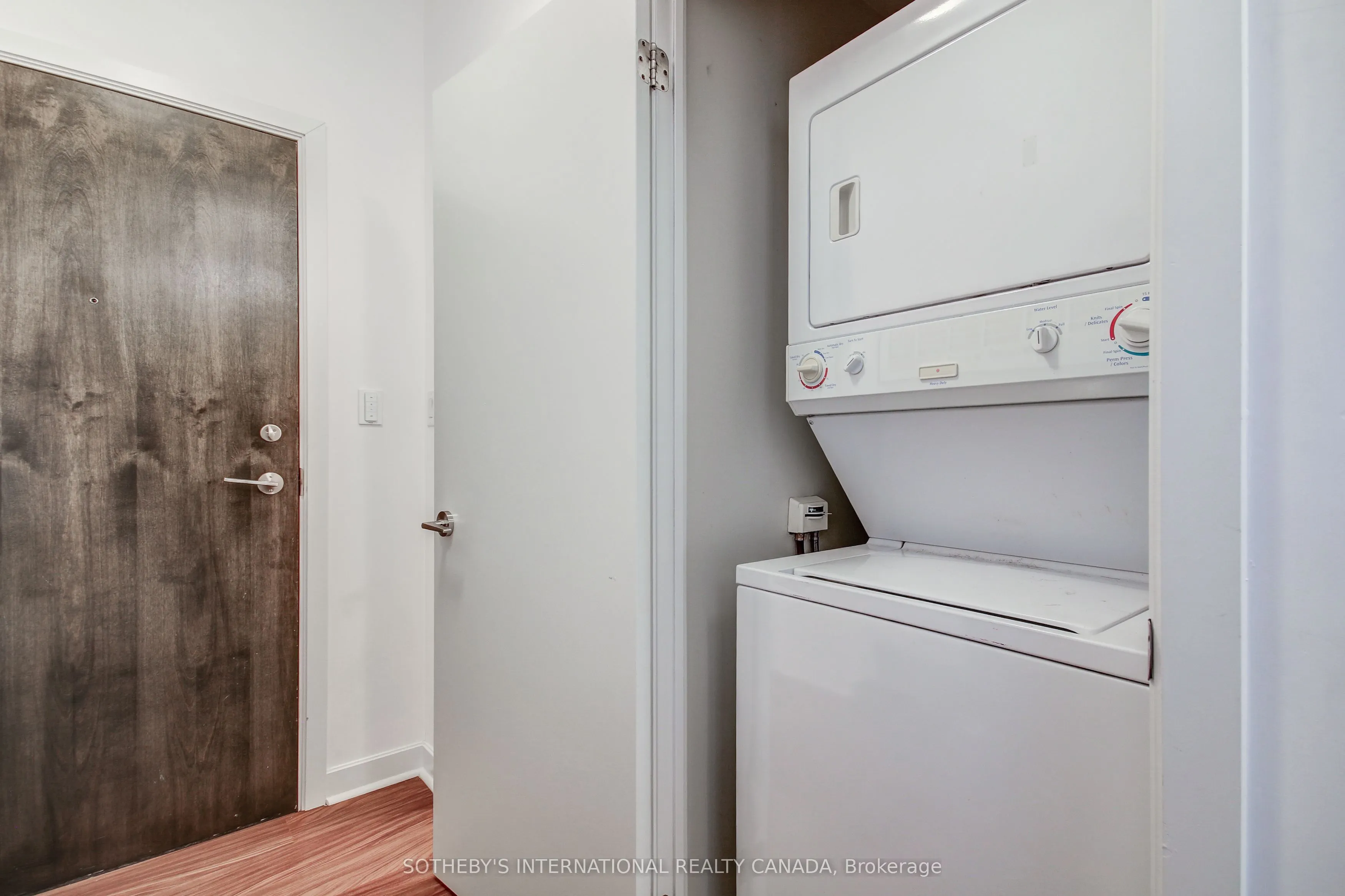 33 Bay Street, #508
