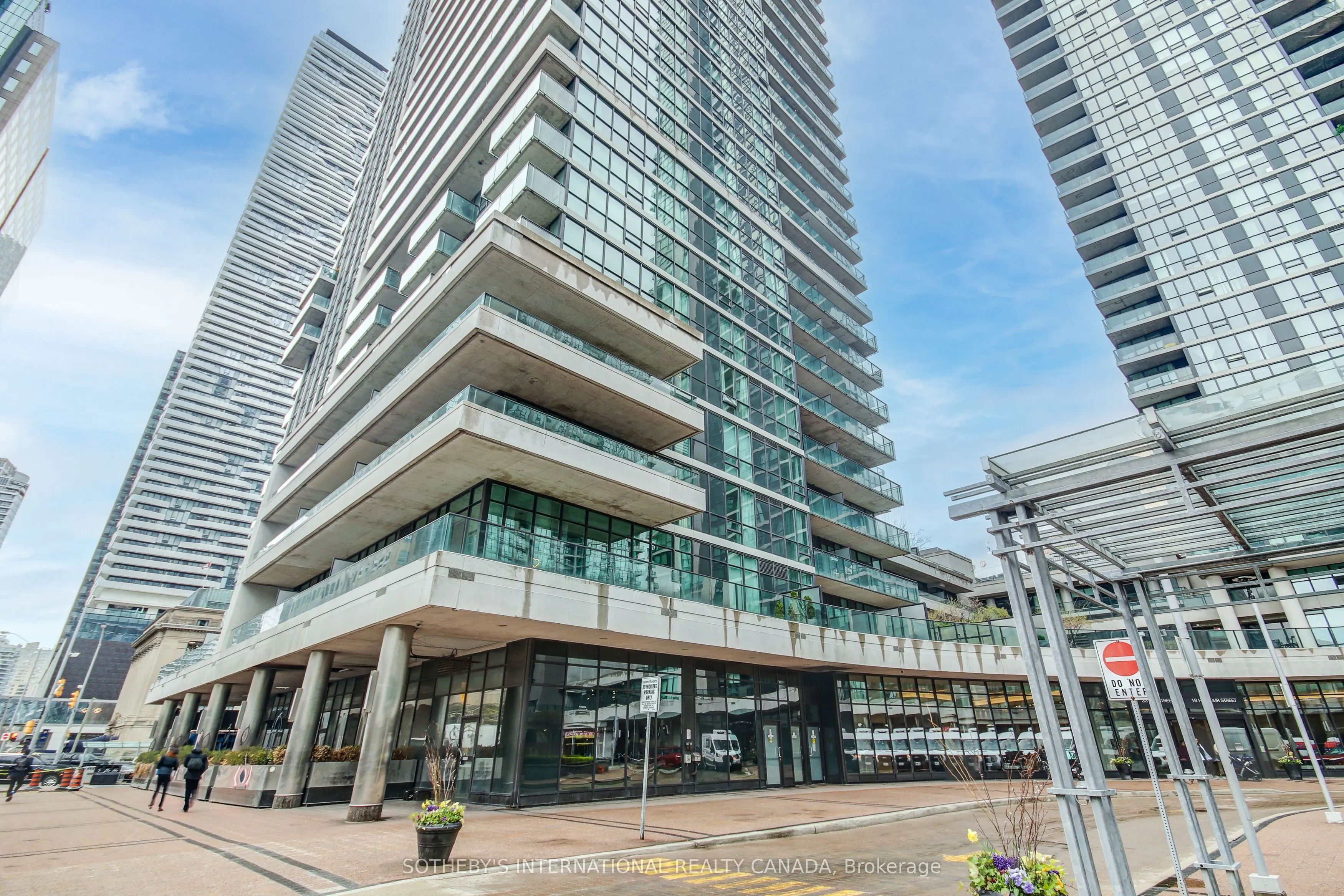 33 Bay Street, #508