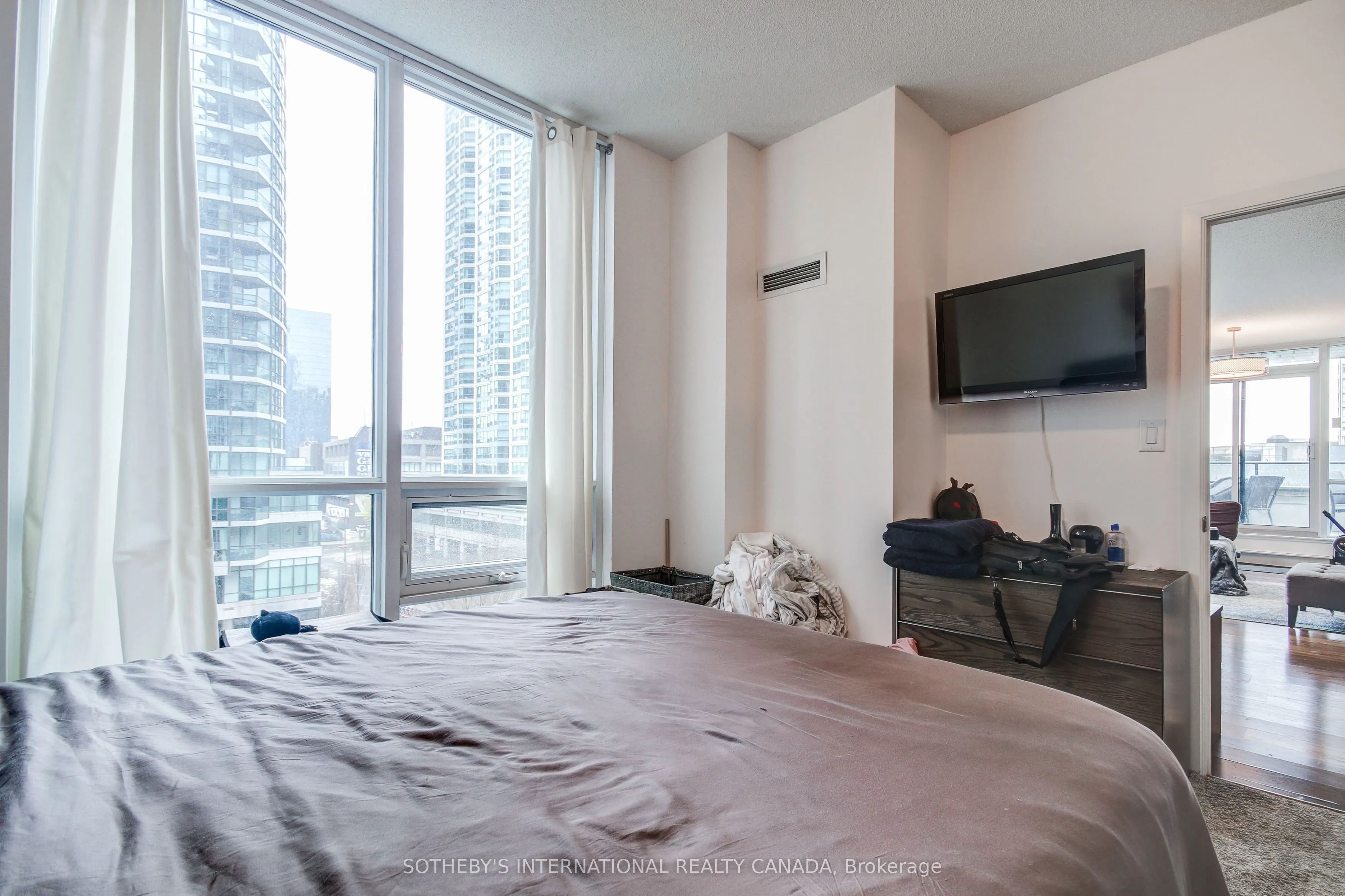 33 Bay Street, #508