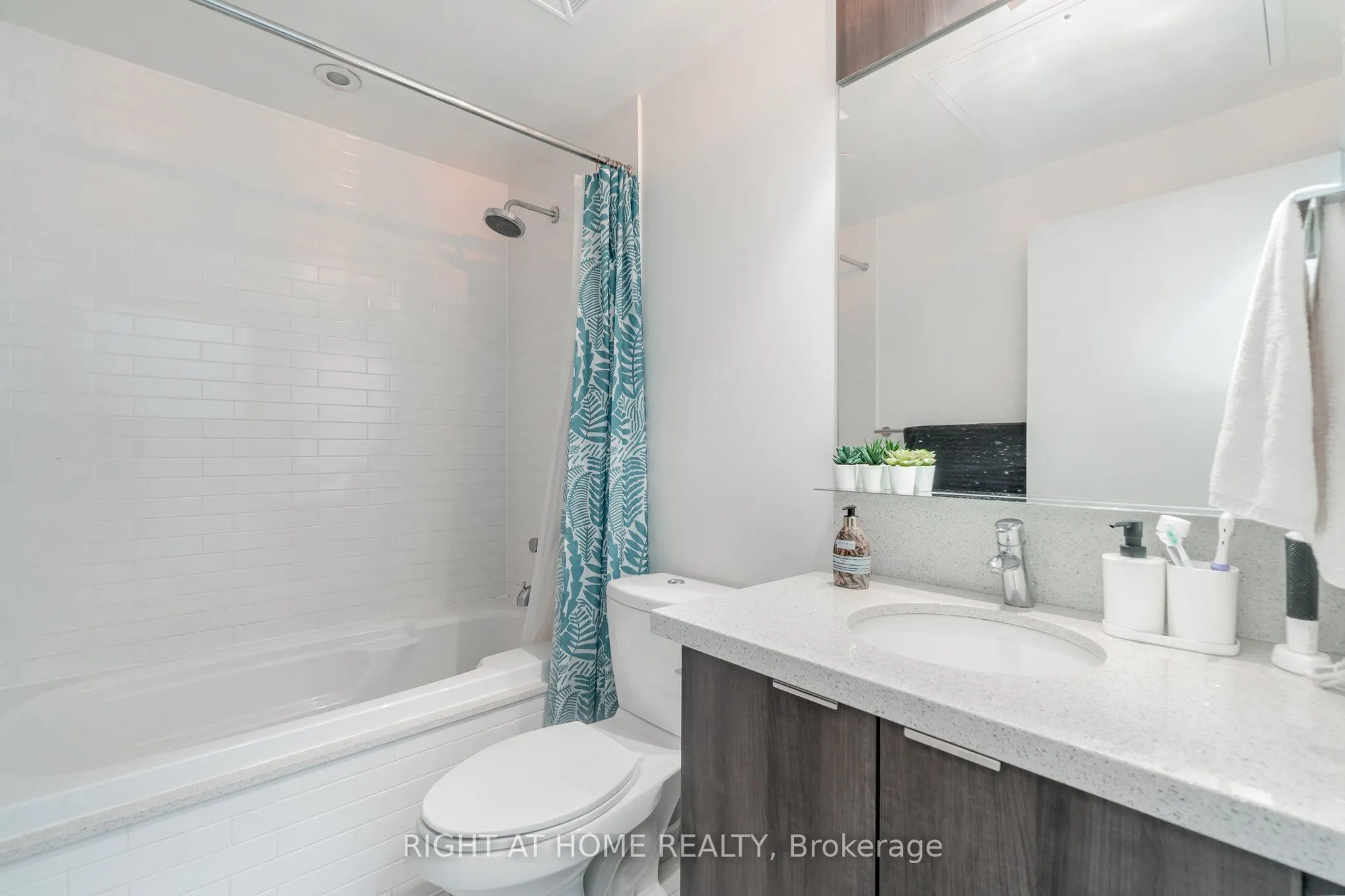 21 Widmer Street, #1403