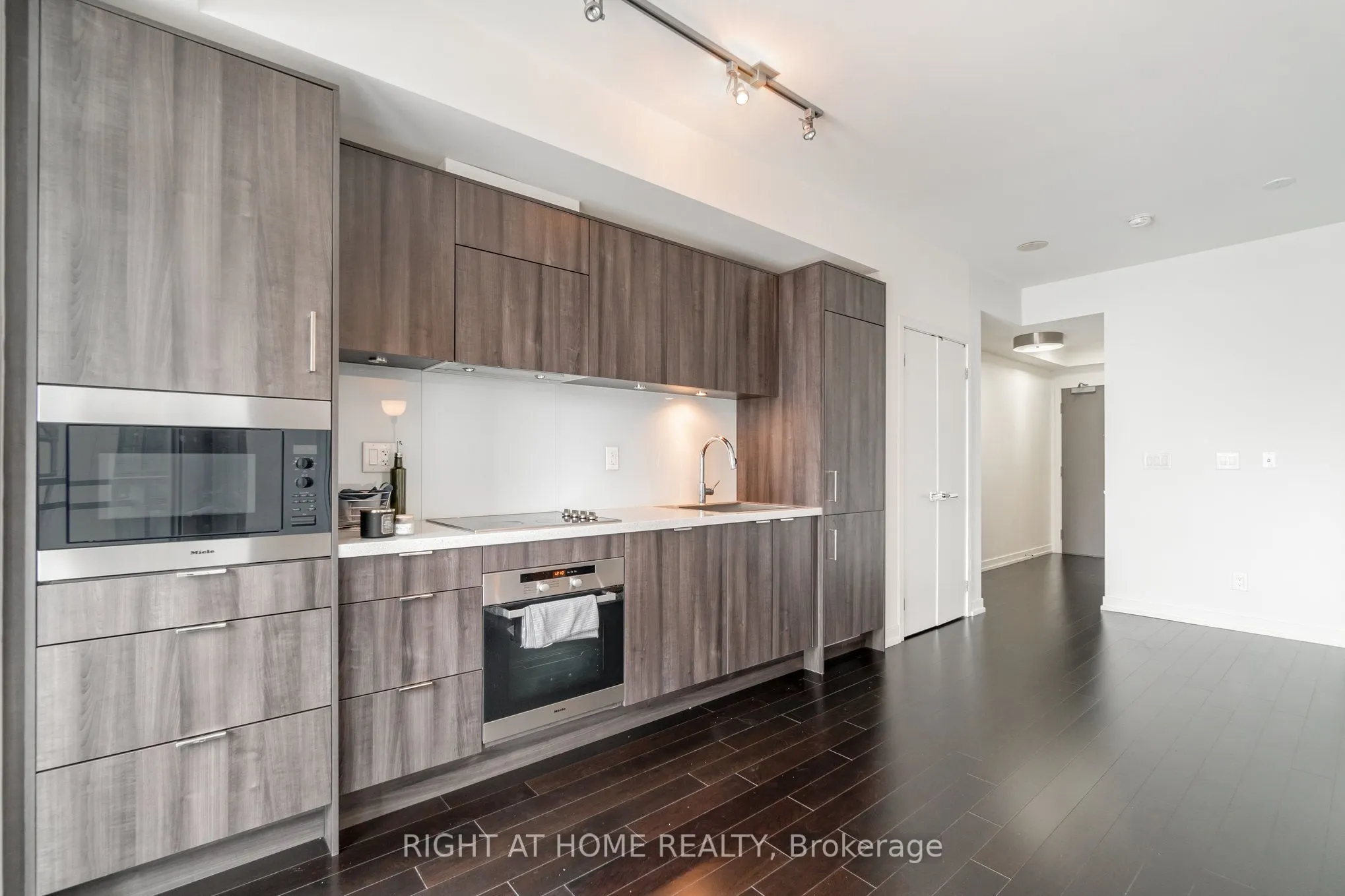 21 Widmer Street, #1403