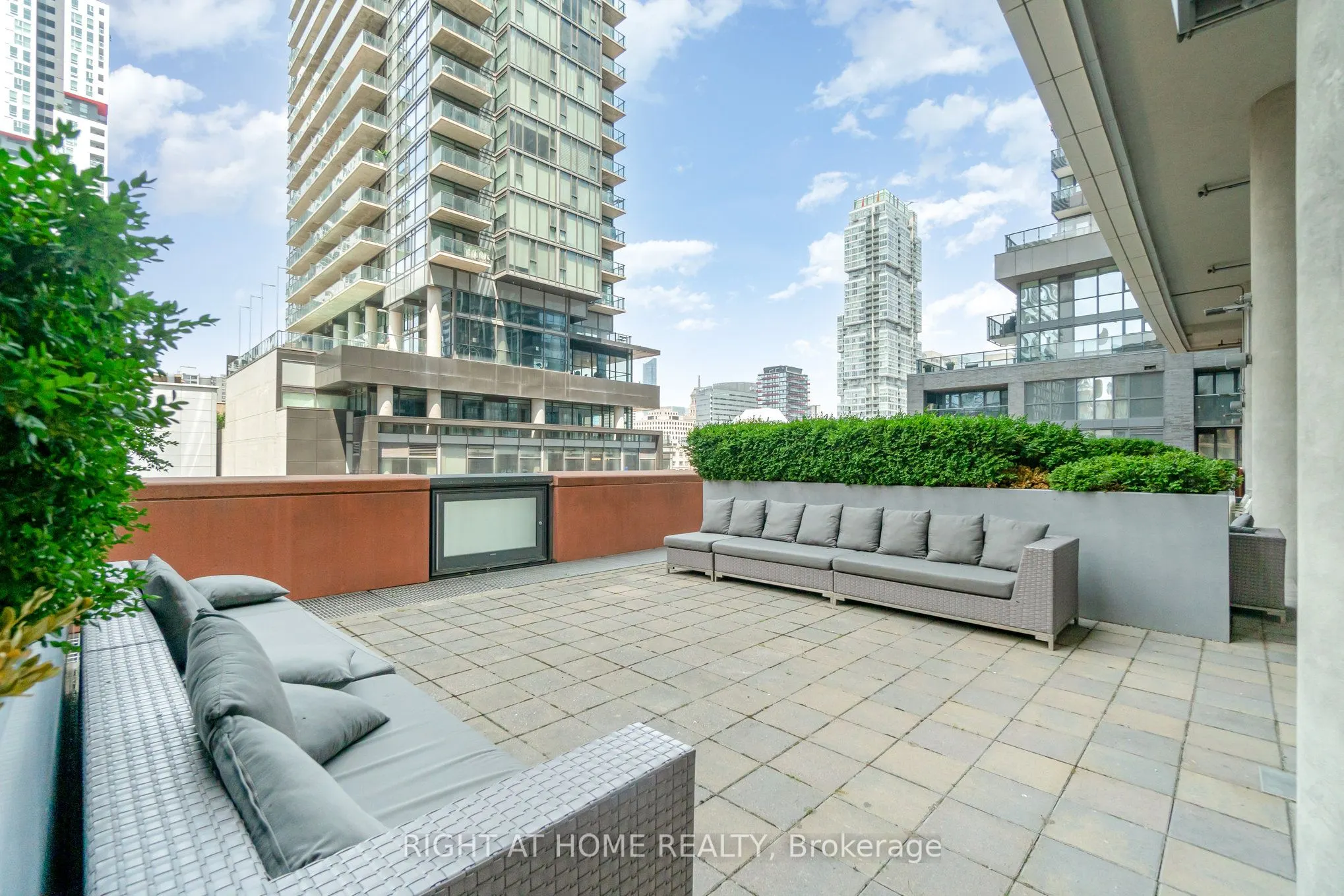 21 Widmer Street, #1403