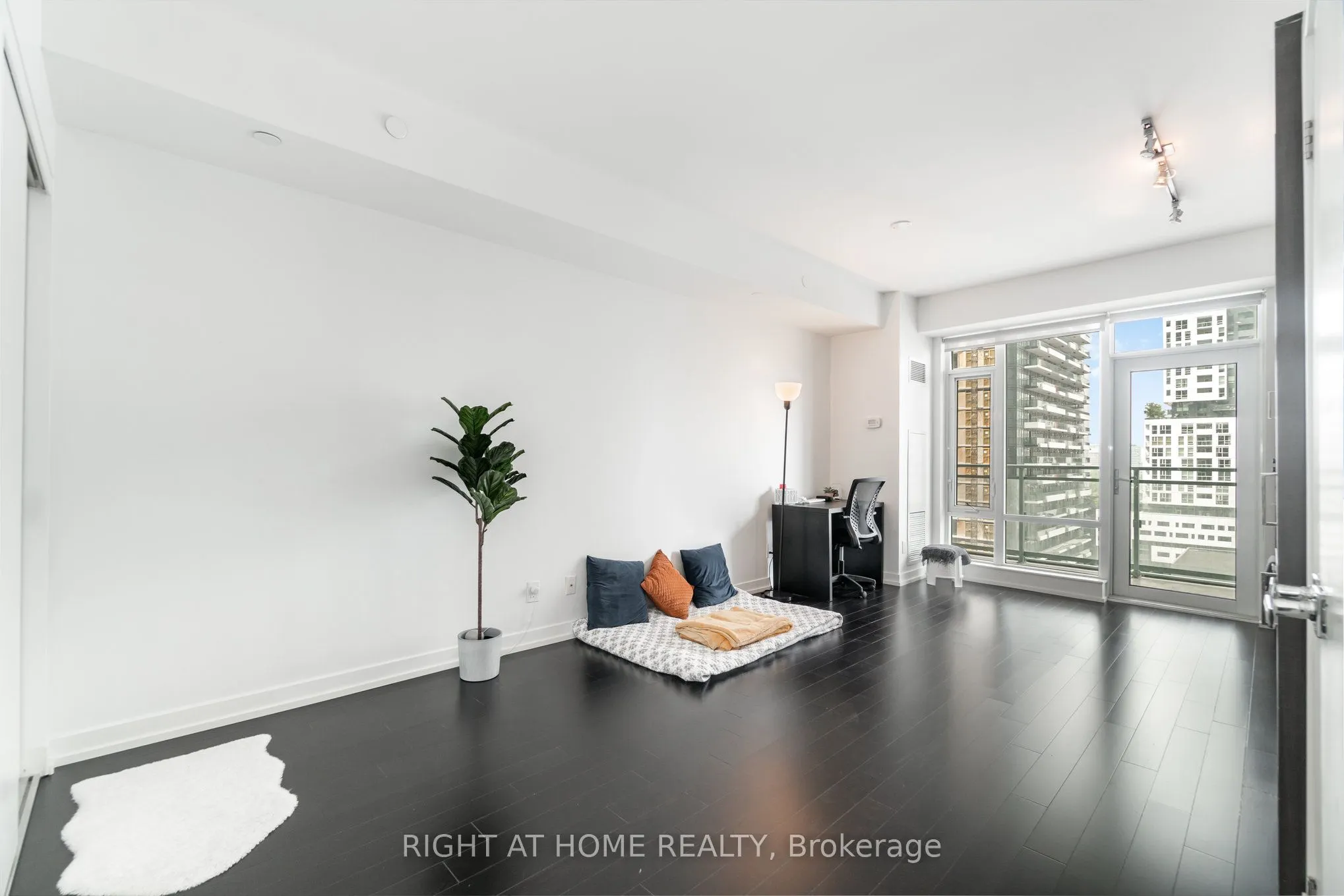 21 Widmer Street, #1403