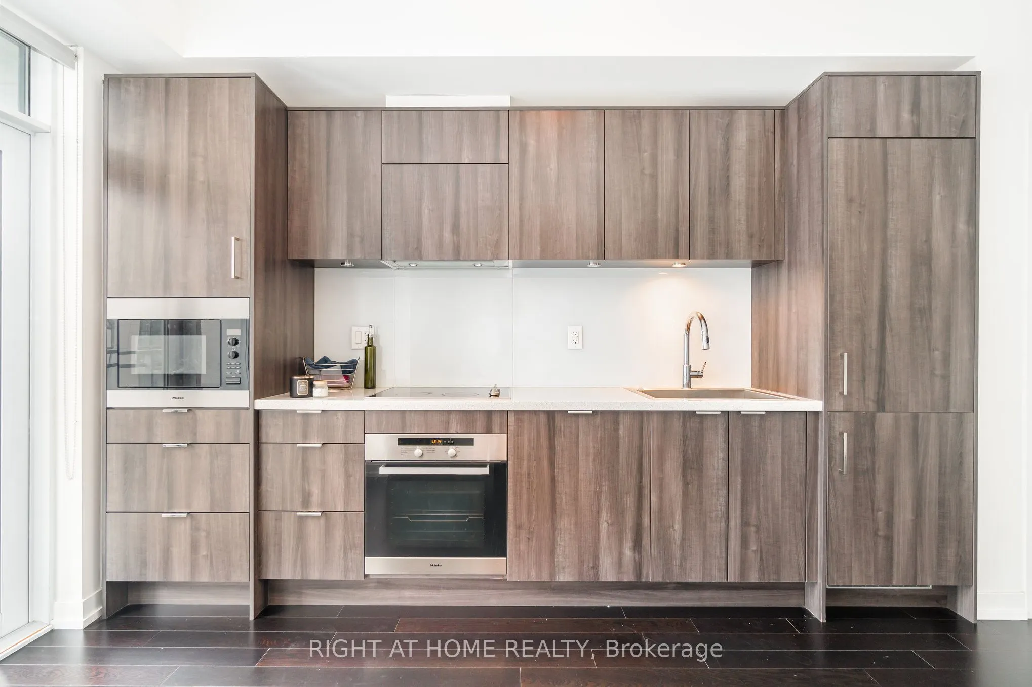 21 Widmer Street, #1403