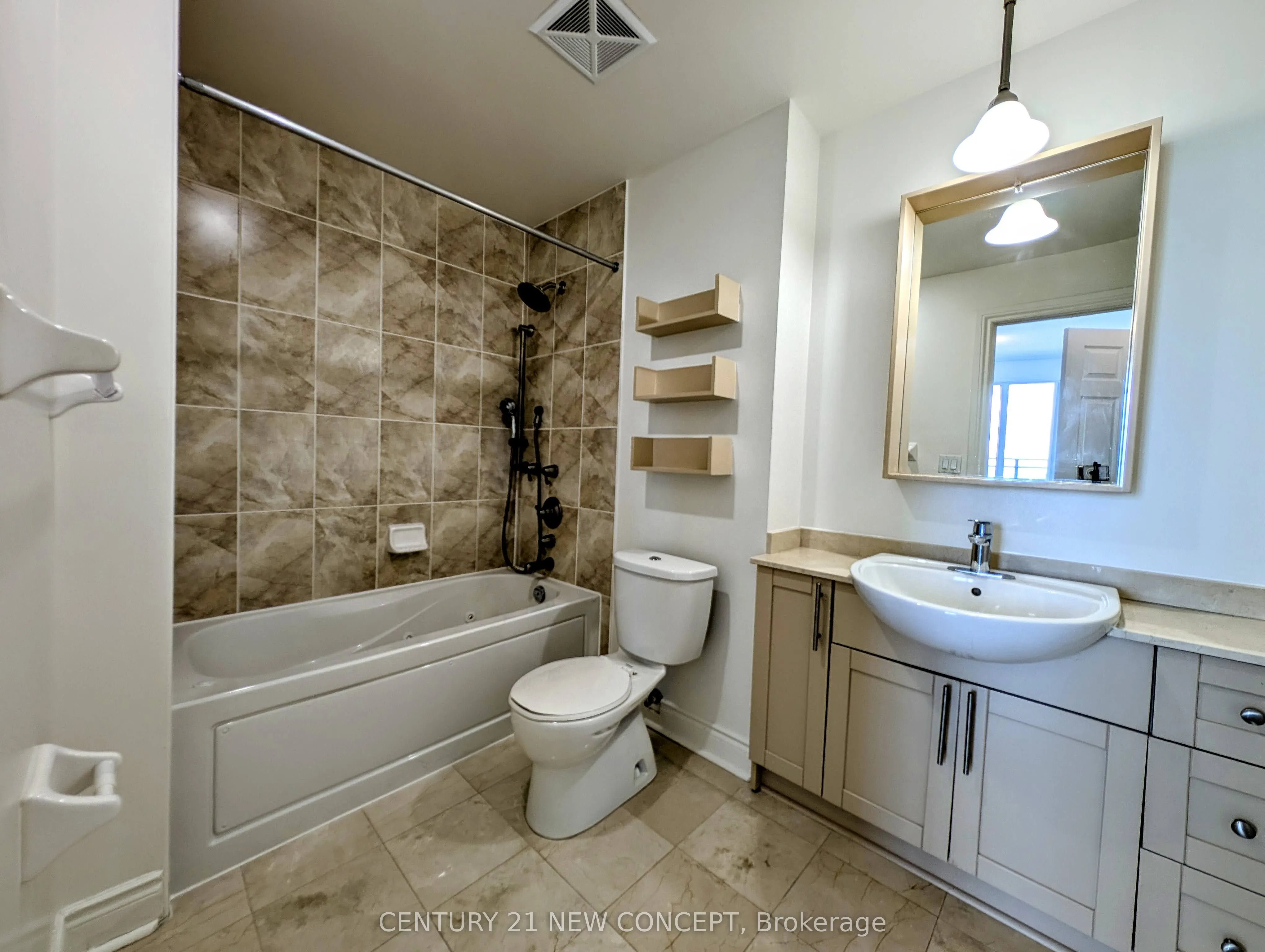 18 Holmes Avenue, #LPH05