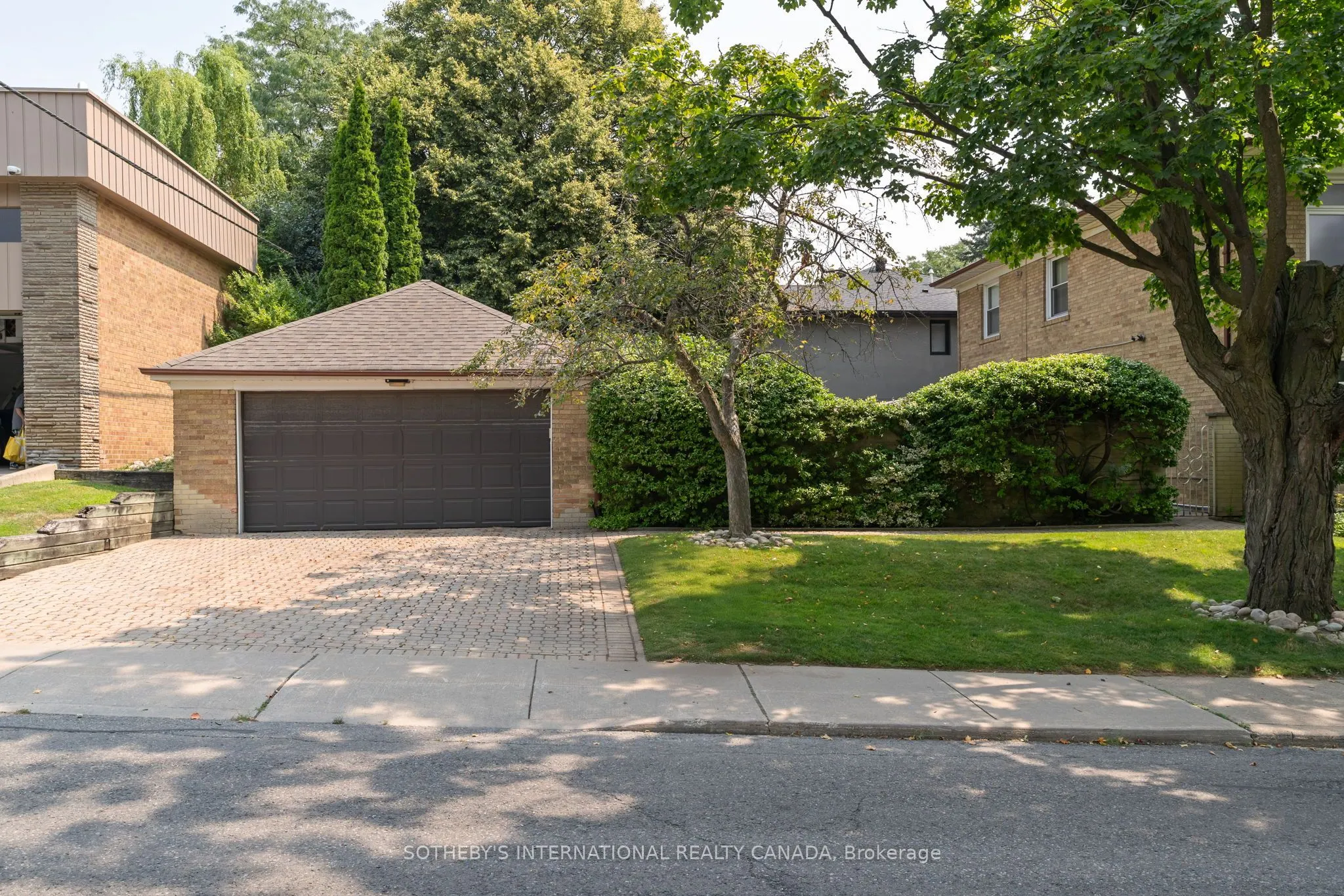 78 Ridelle Avenue
