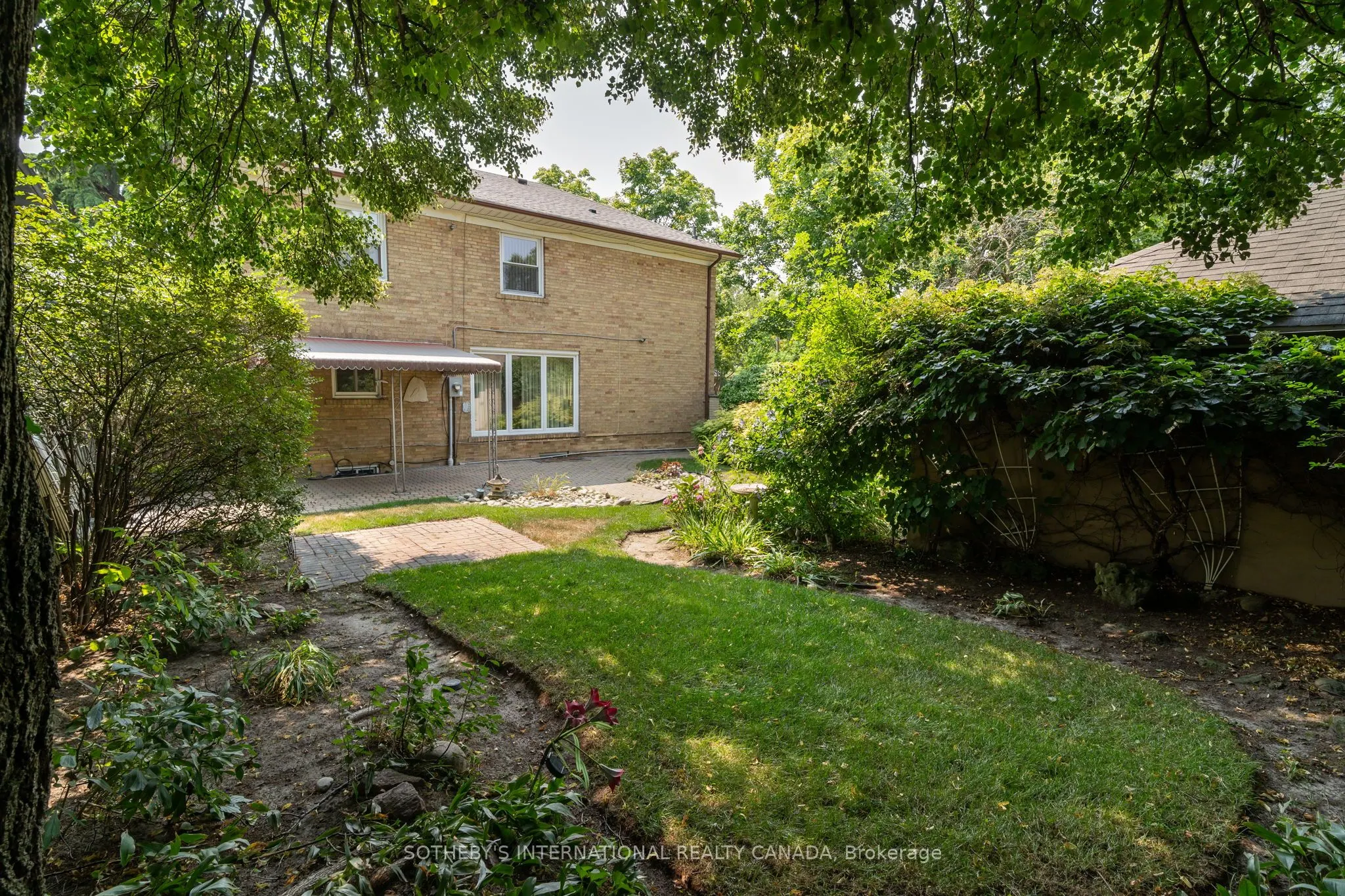 78 Ridelle Avenue