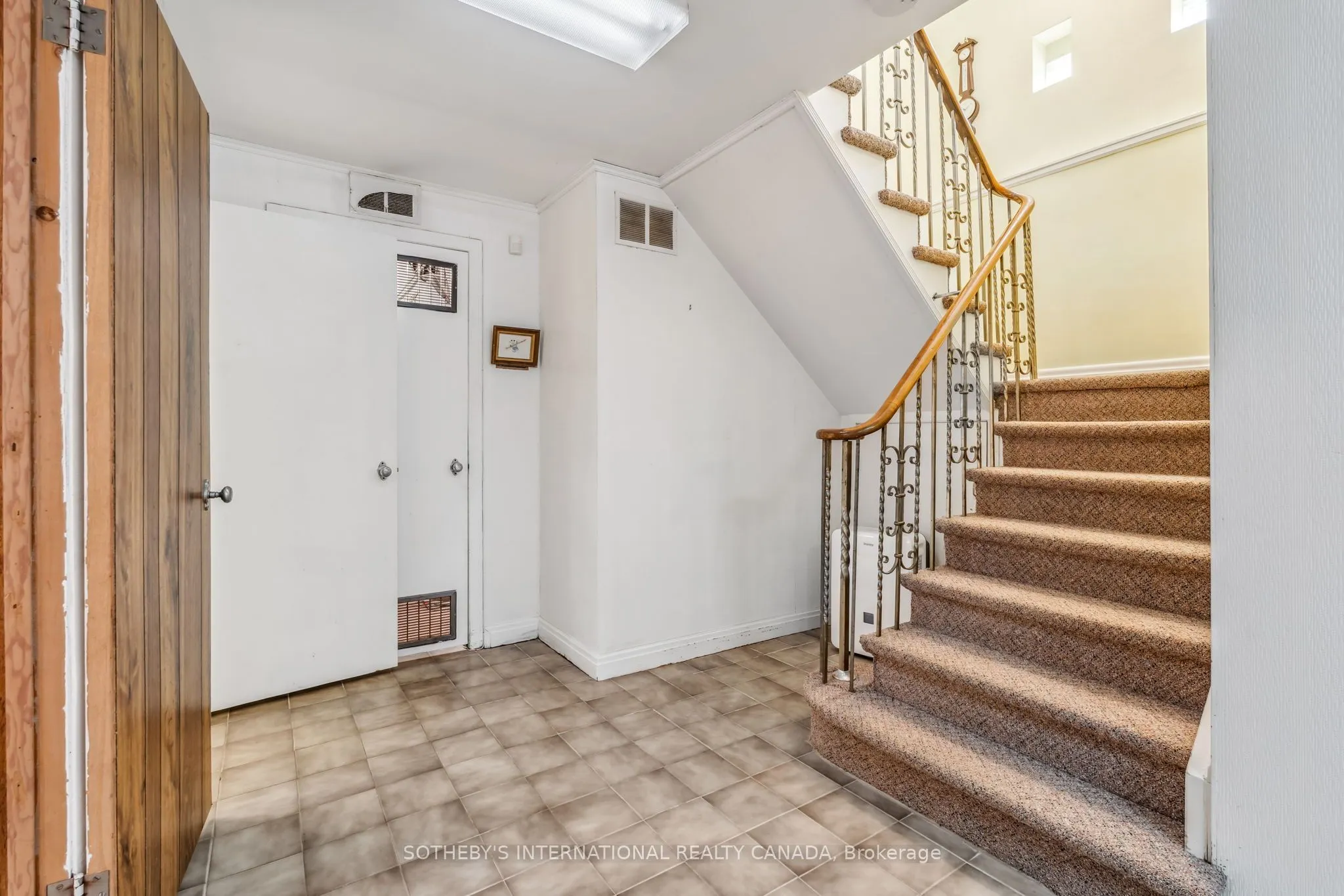 78 Ridelle Avenue