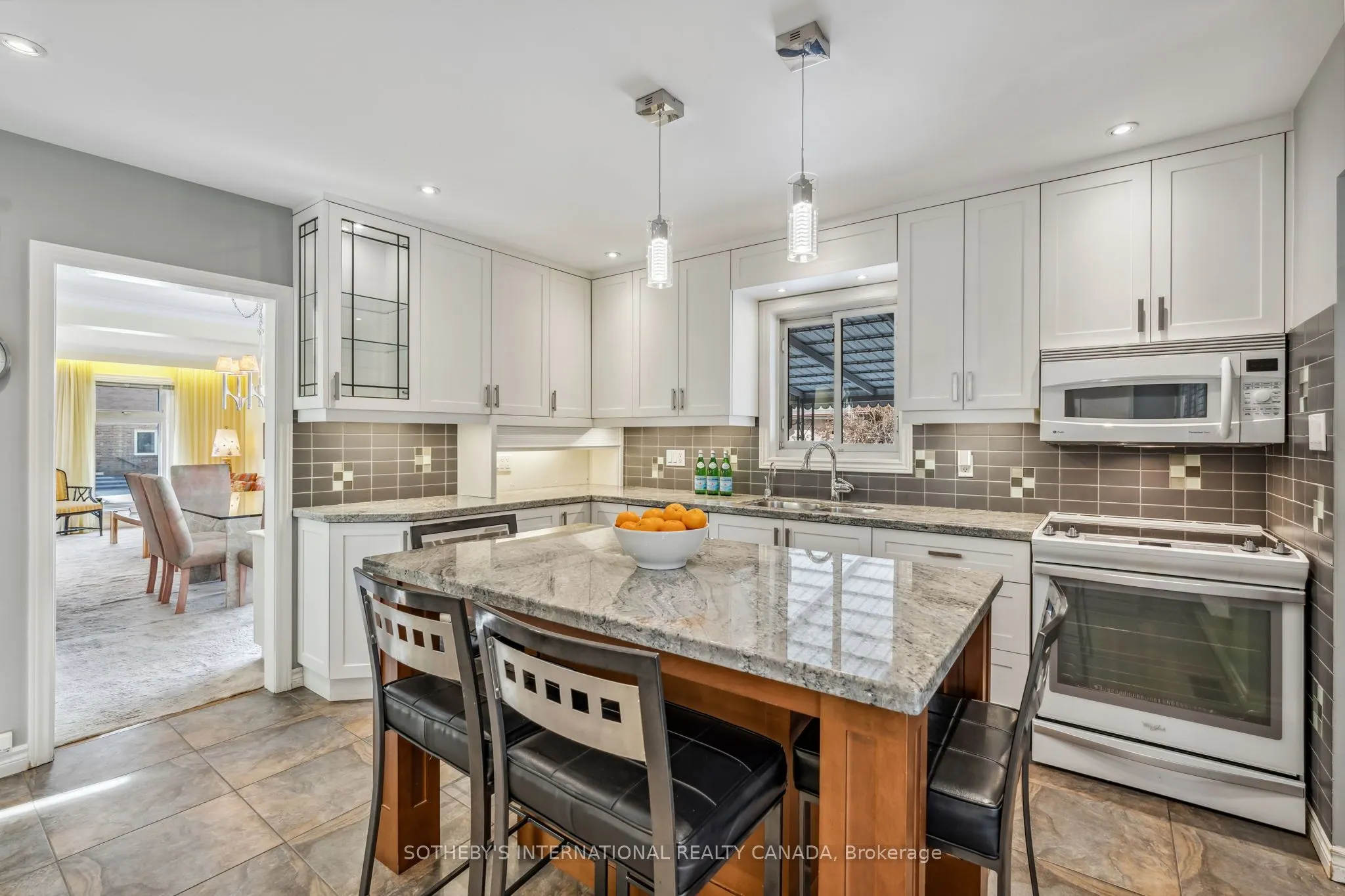 78 Ridelle Avenue