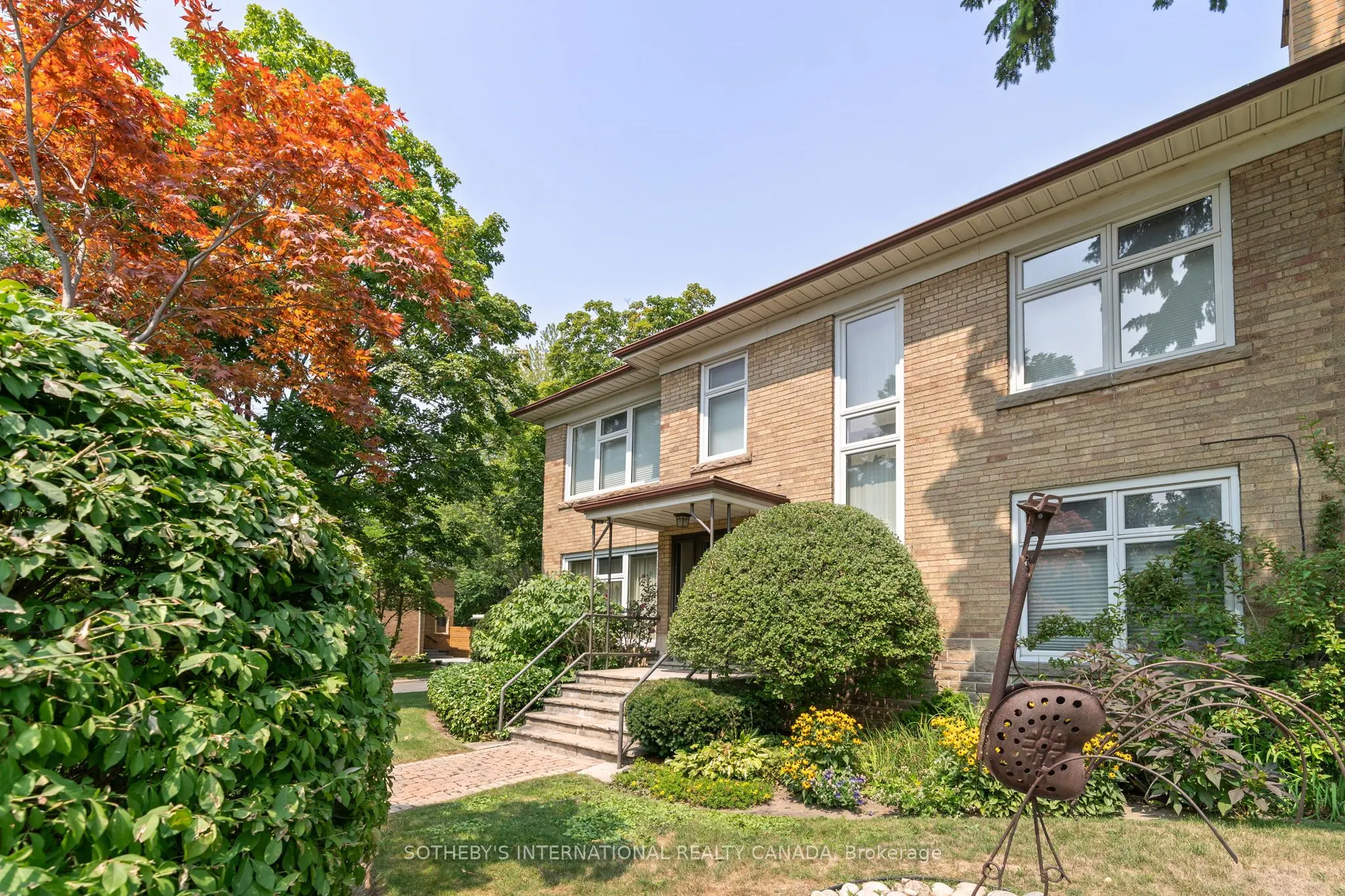 78 Ridelle Avenue