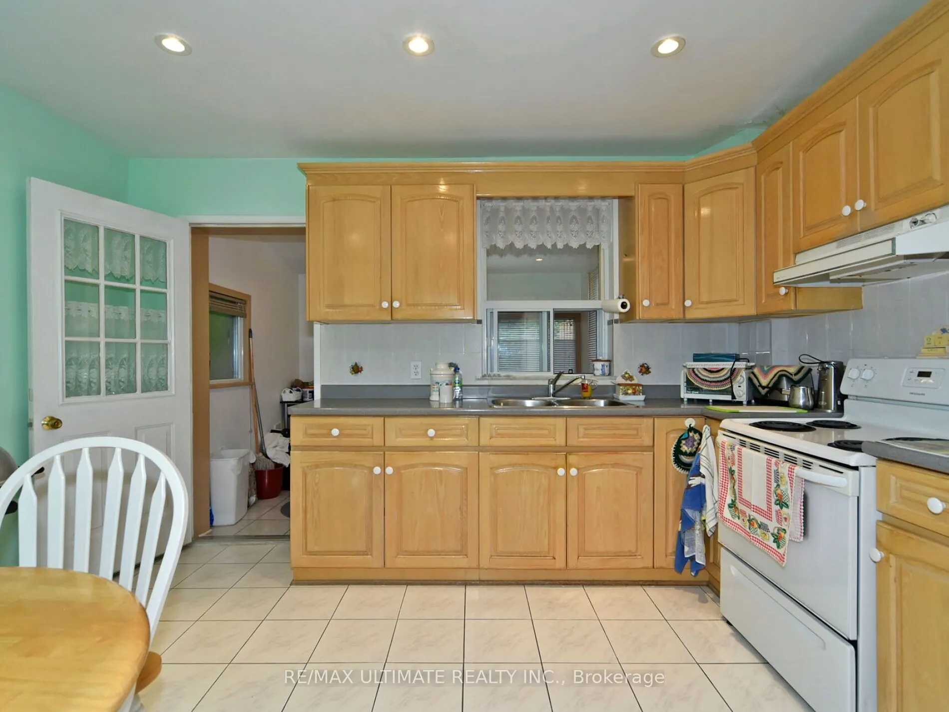86 CHERRYWOOD Avenue