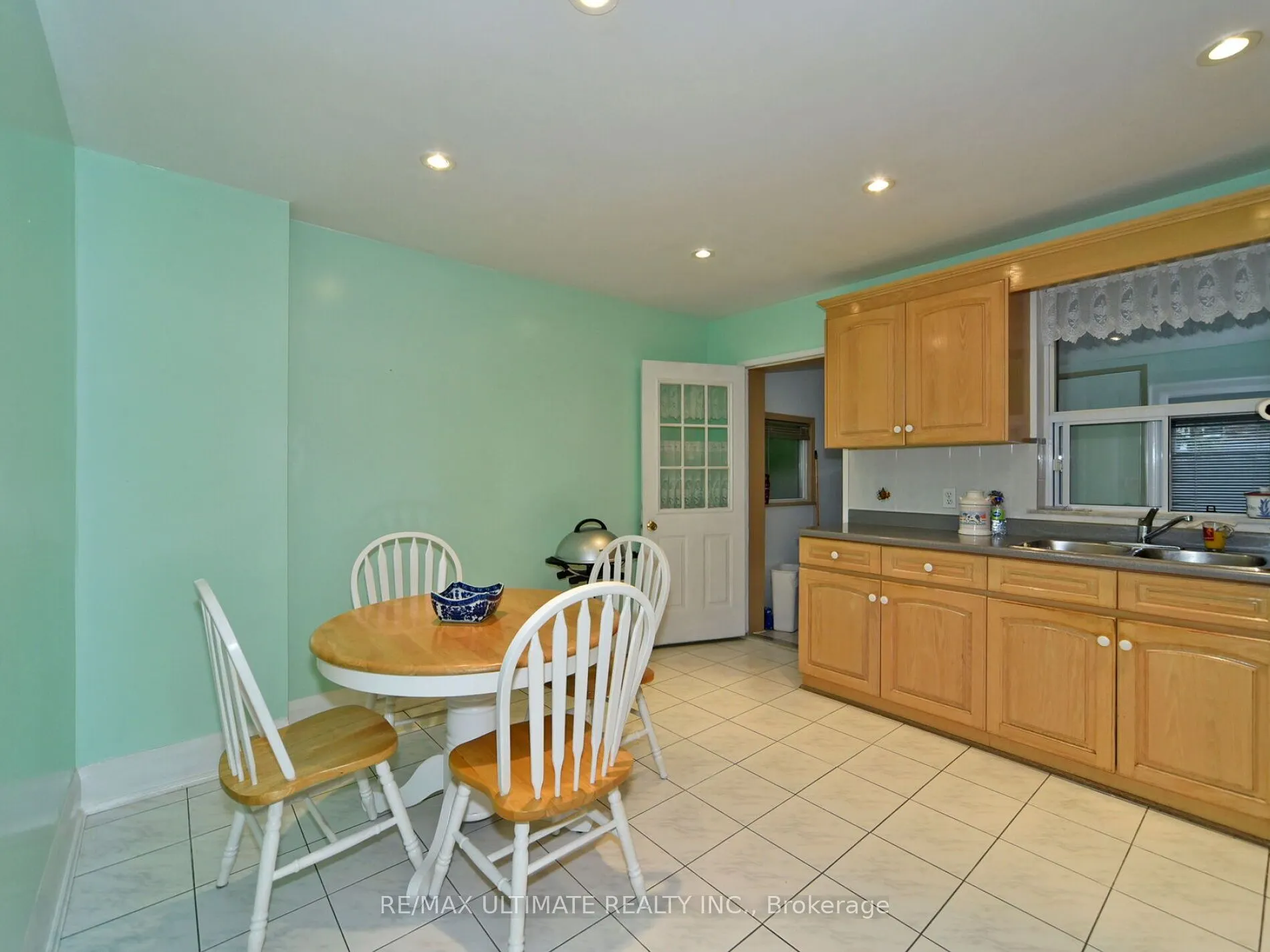 86 CHERRYWOOD Avenue