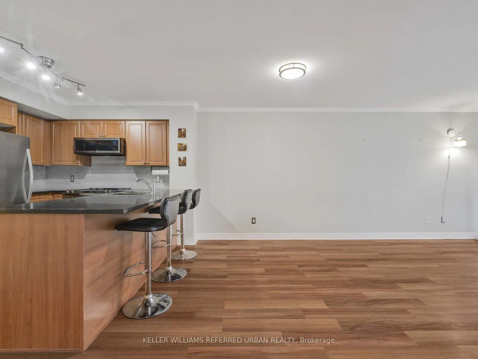 30 Grand Trunk Crescent, #705
