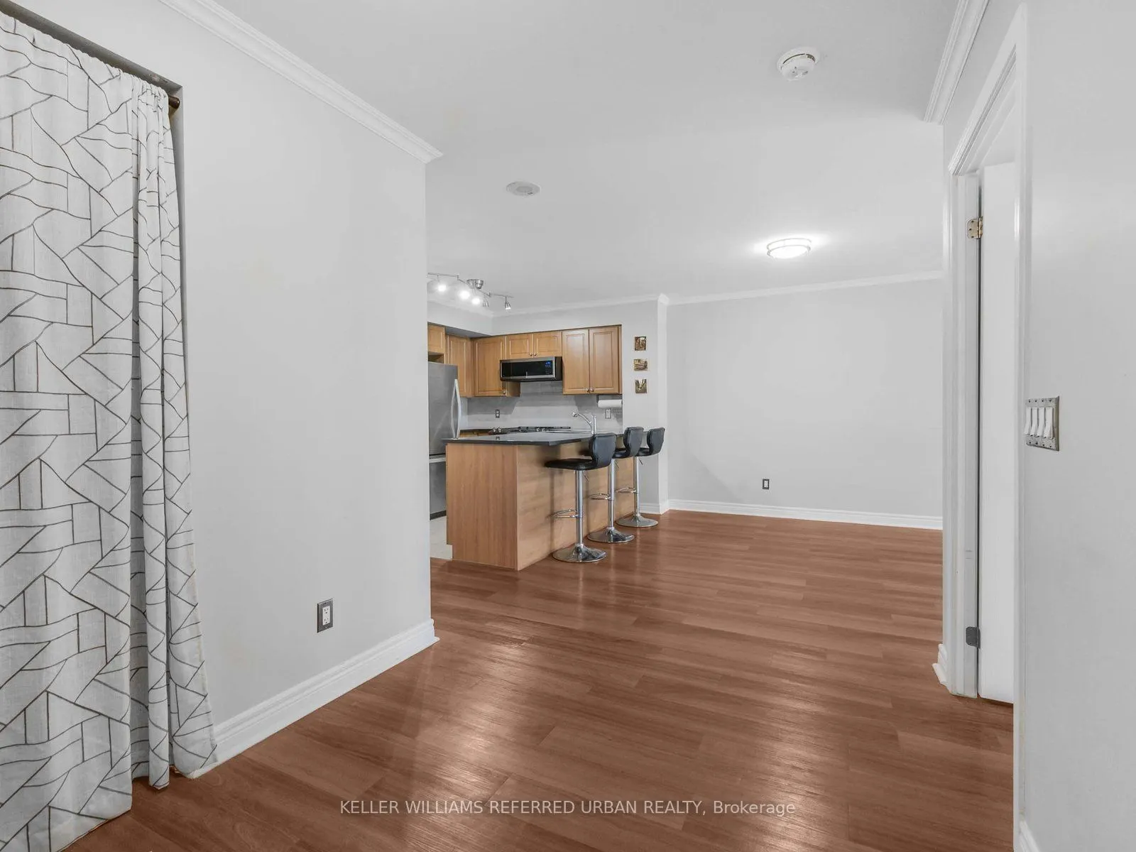 30 Grand Trunk Crescent, #705