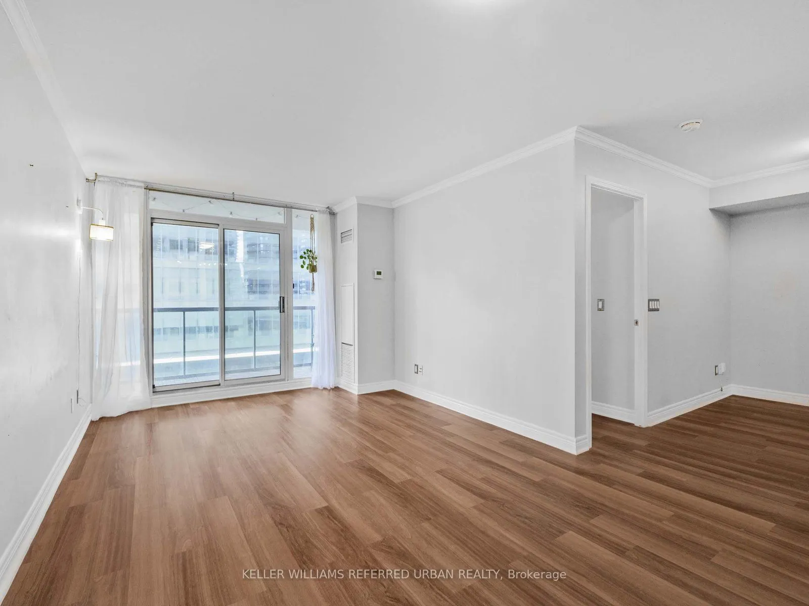 30 Grand Trunk Crescent, #705