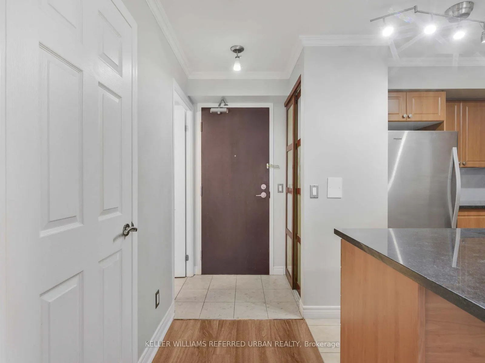 30 Grand Trunk Crescent, #705