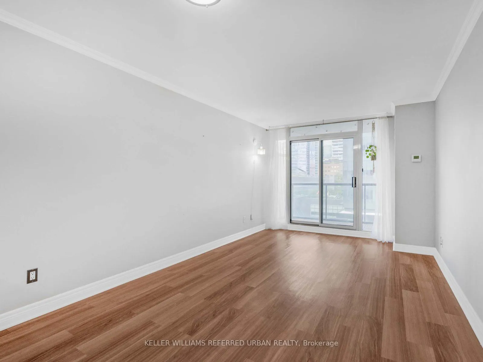 30 Grand Trunk Crescent, #705