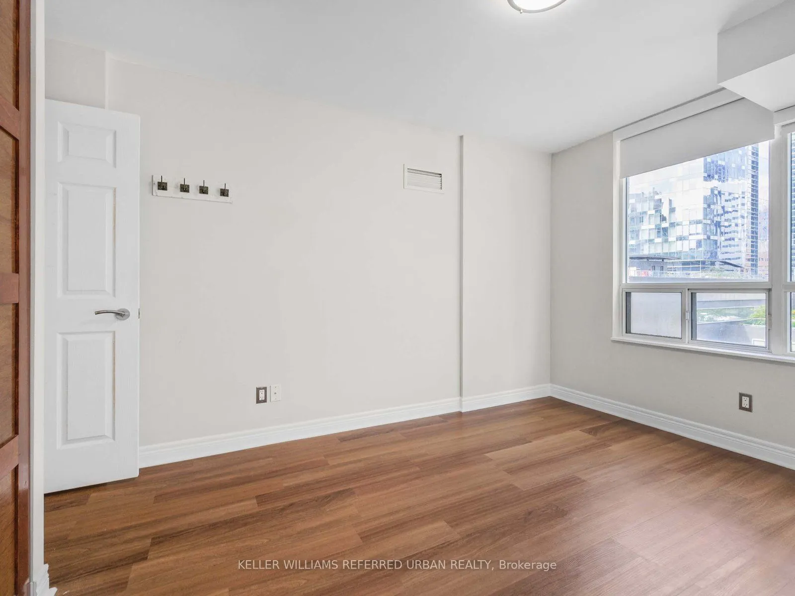 30 Grand Trunk Crescent, #705