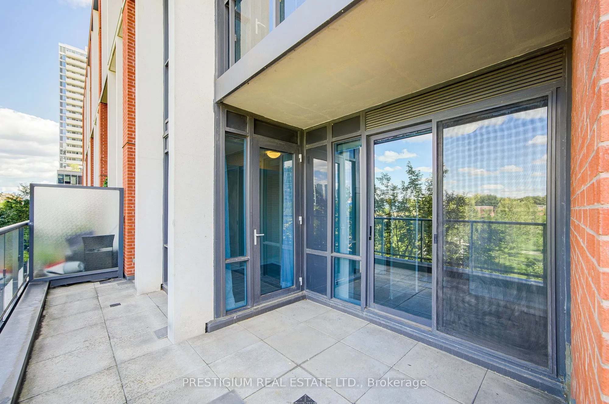 170 Sumach Street, #418