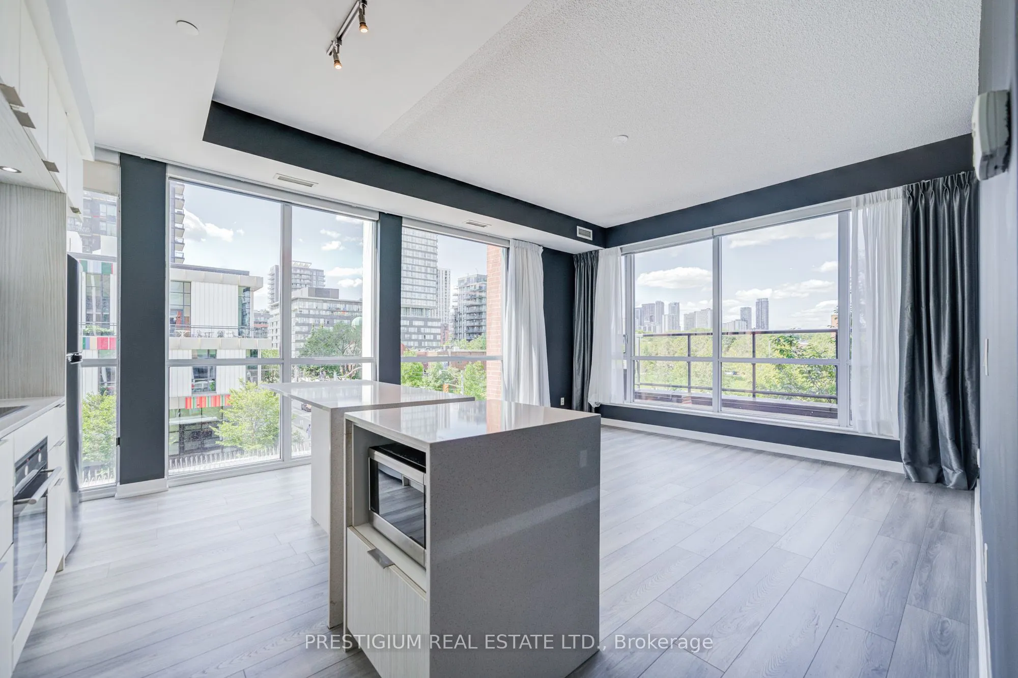 170 Sumach Street, #418