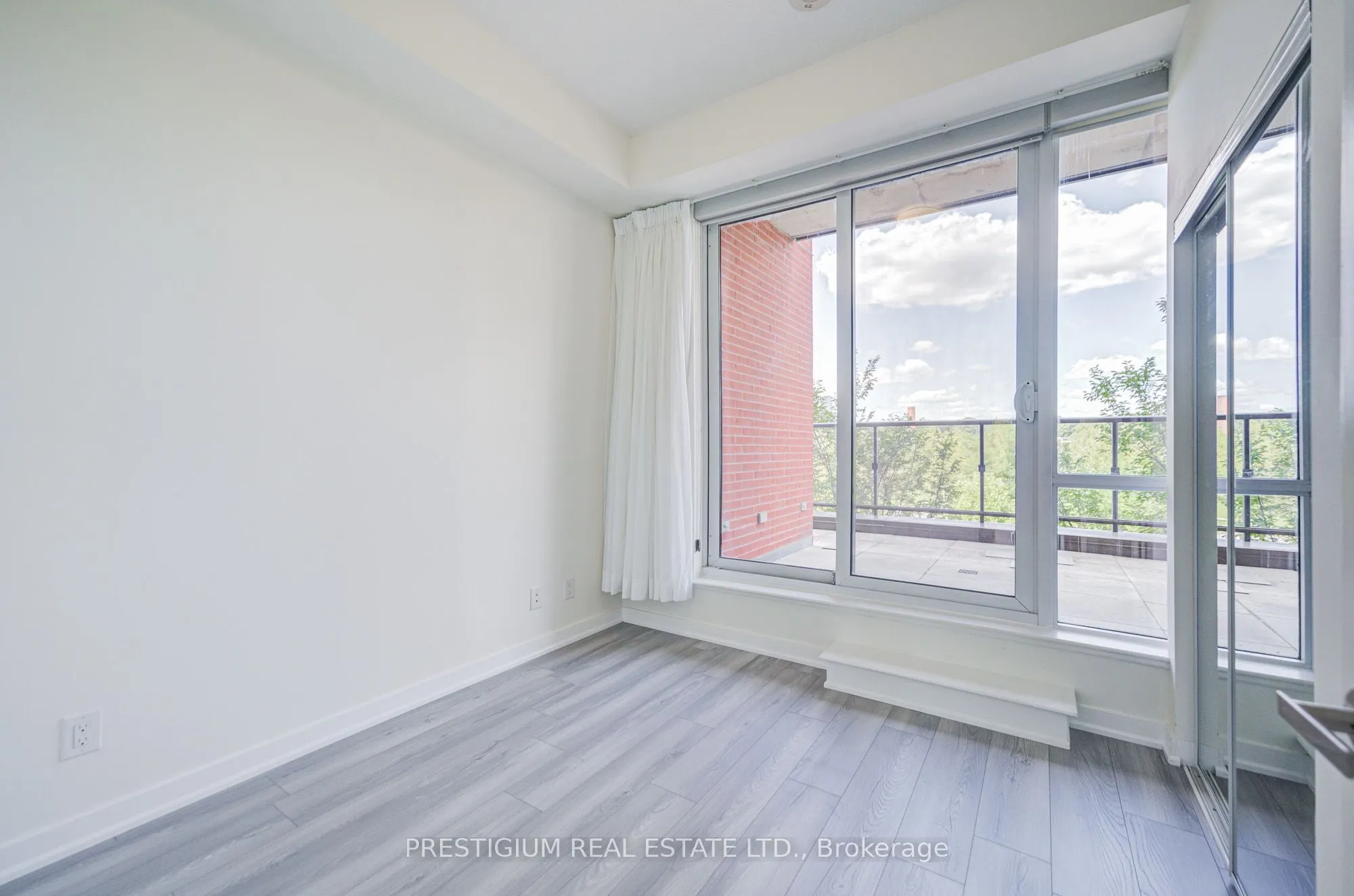 170 Sumach Street, #418