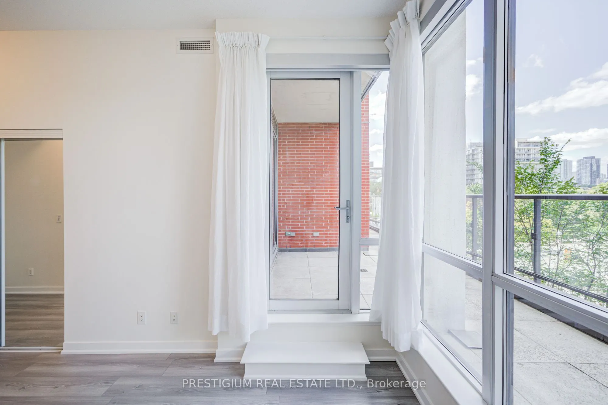 170 Sumach Street, #418