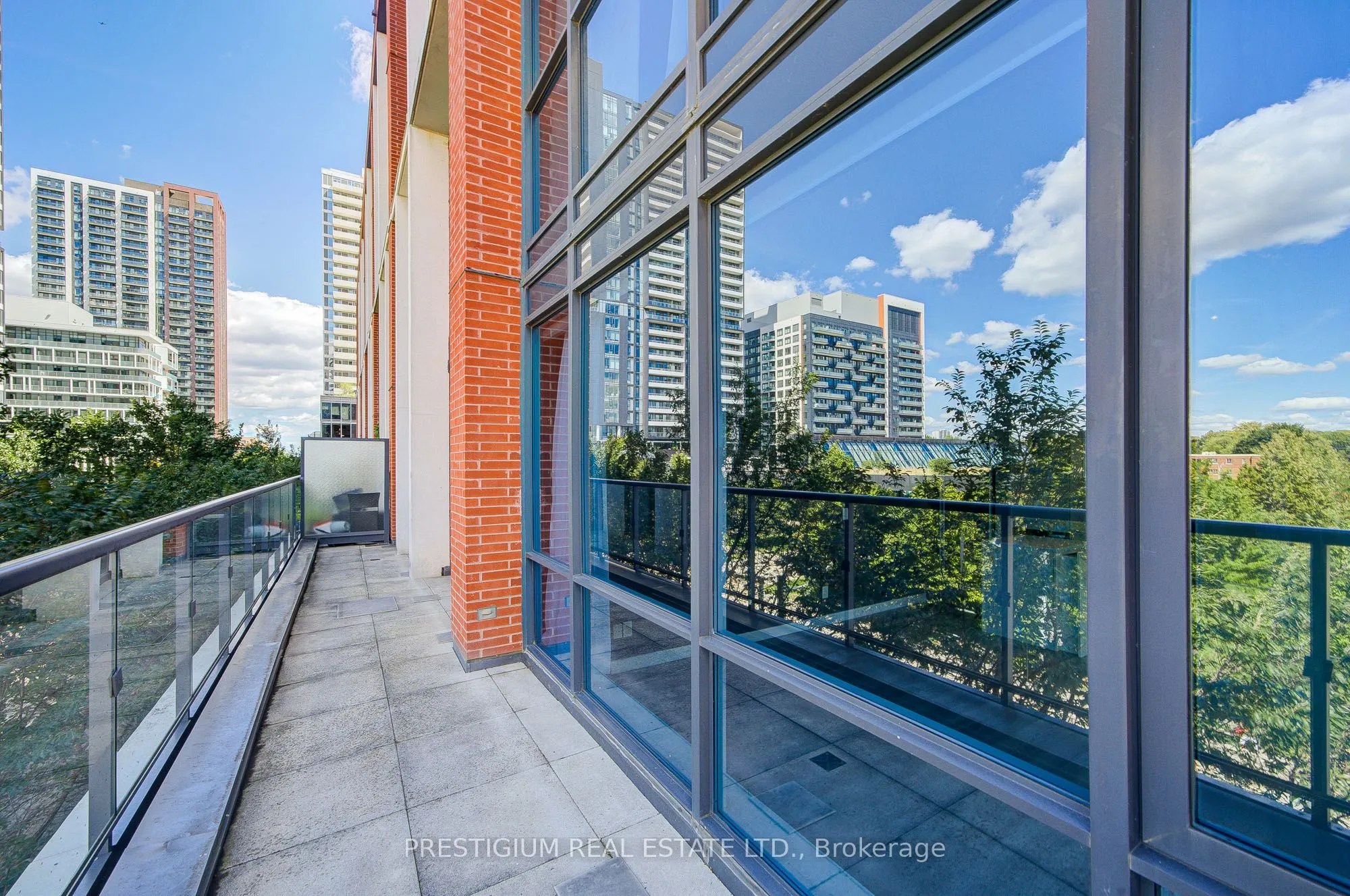 170 Sumach Street, #418