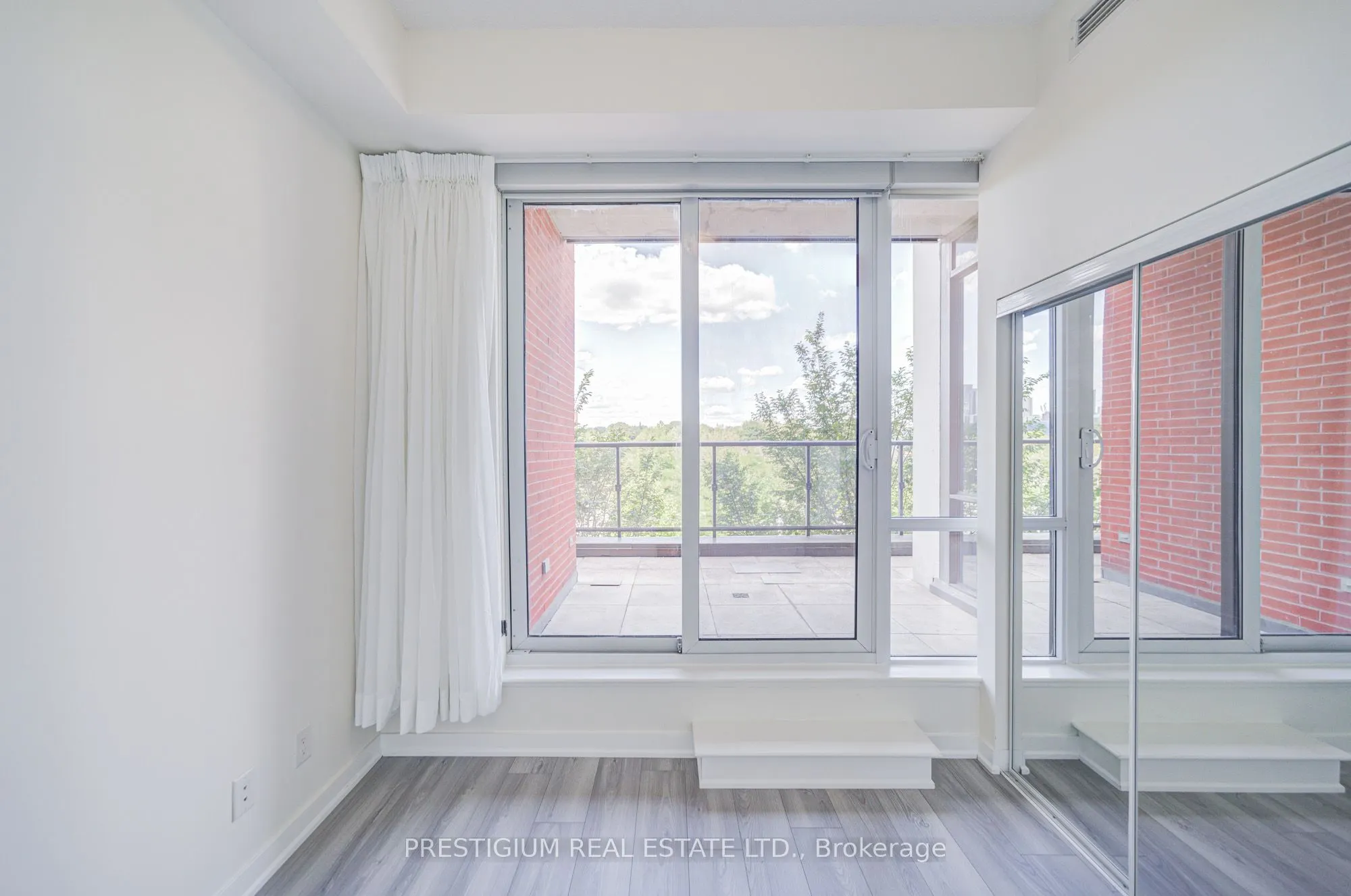 170 Sumach Street, #418