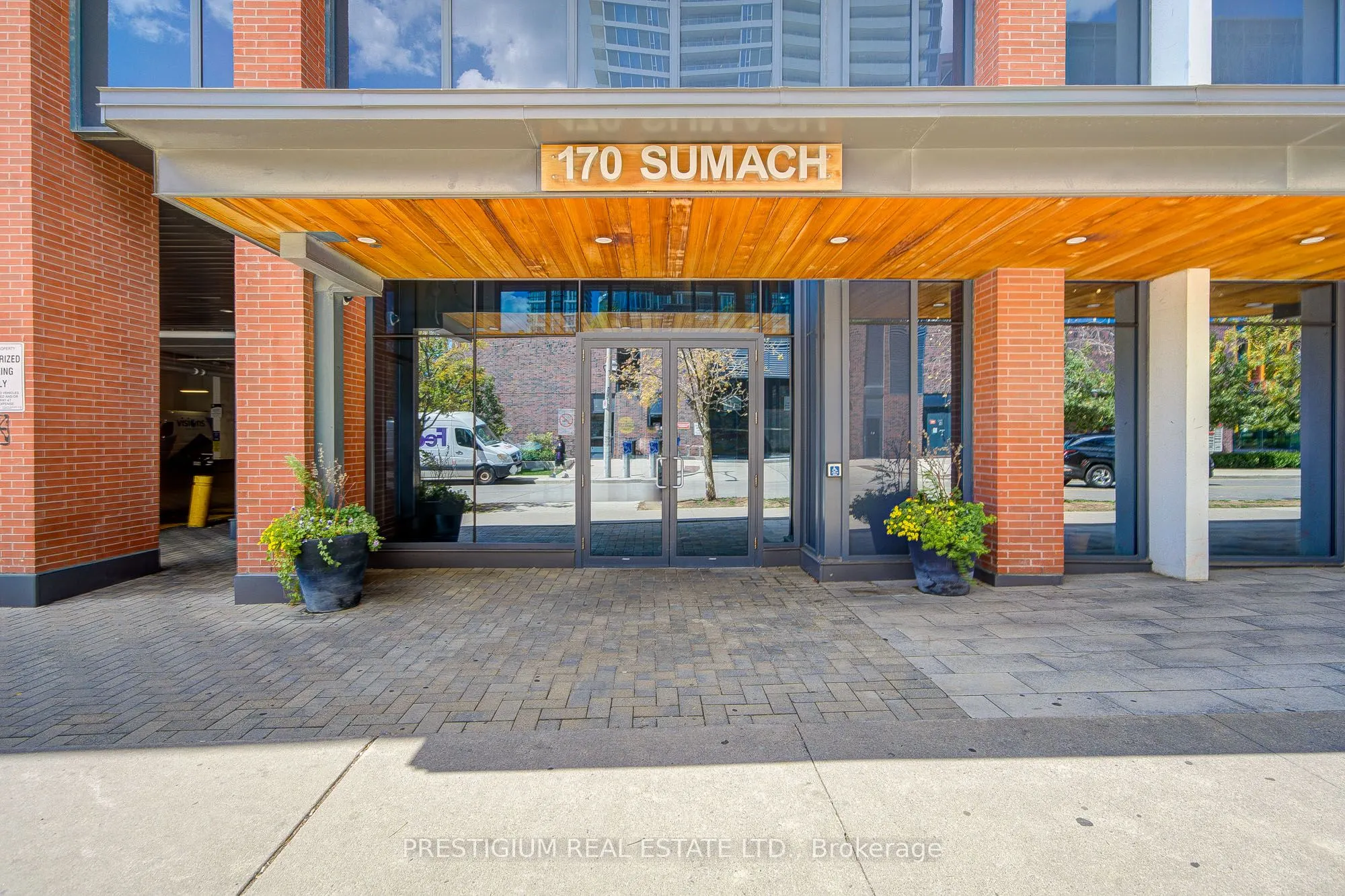 170 Sumach Street, #418