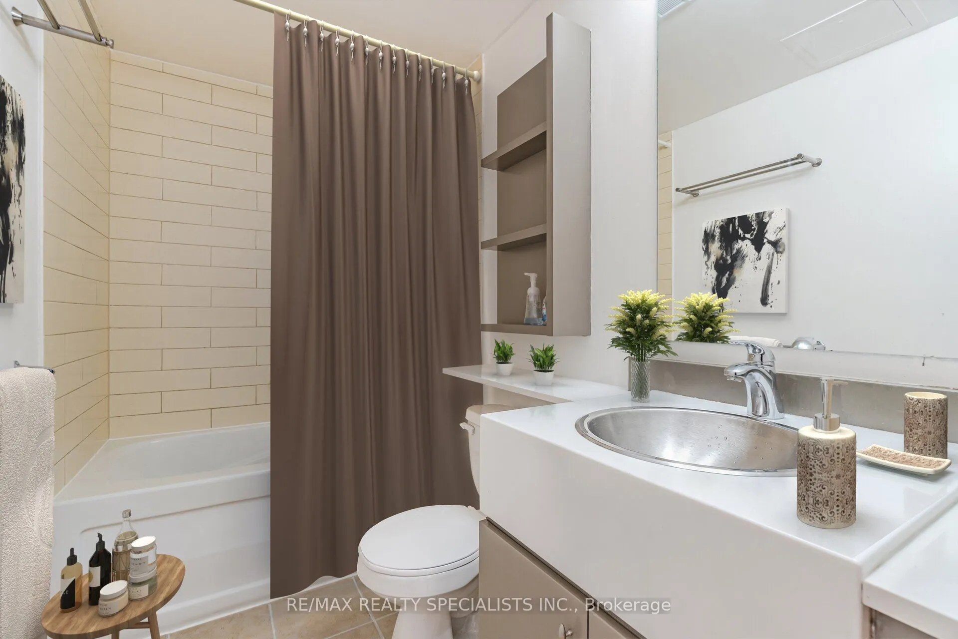 10 Navy Wharf Court, #2706