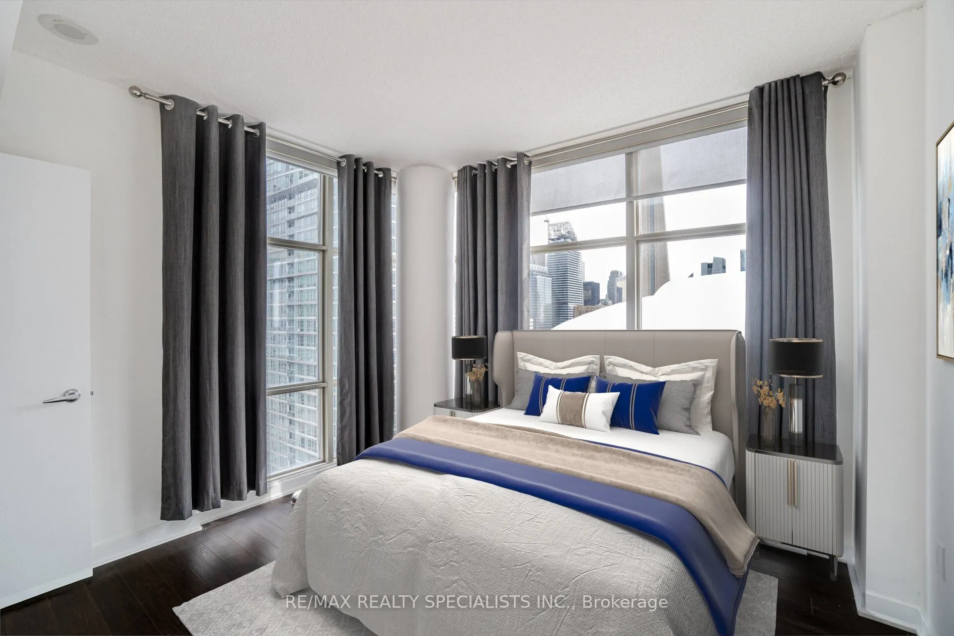 10 Navy Wharf Court, #2706