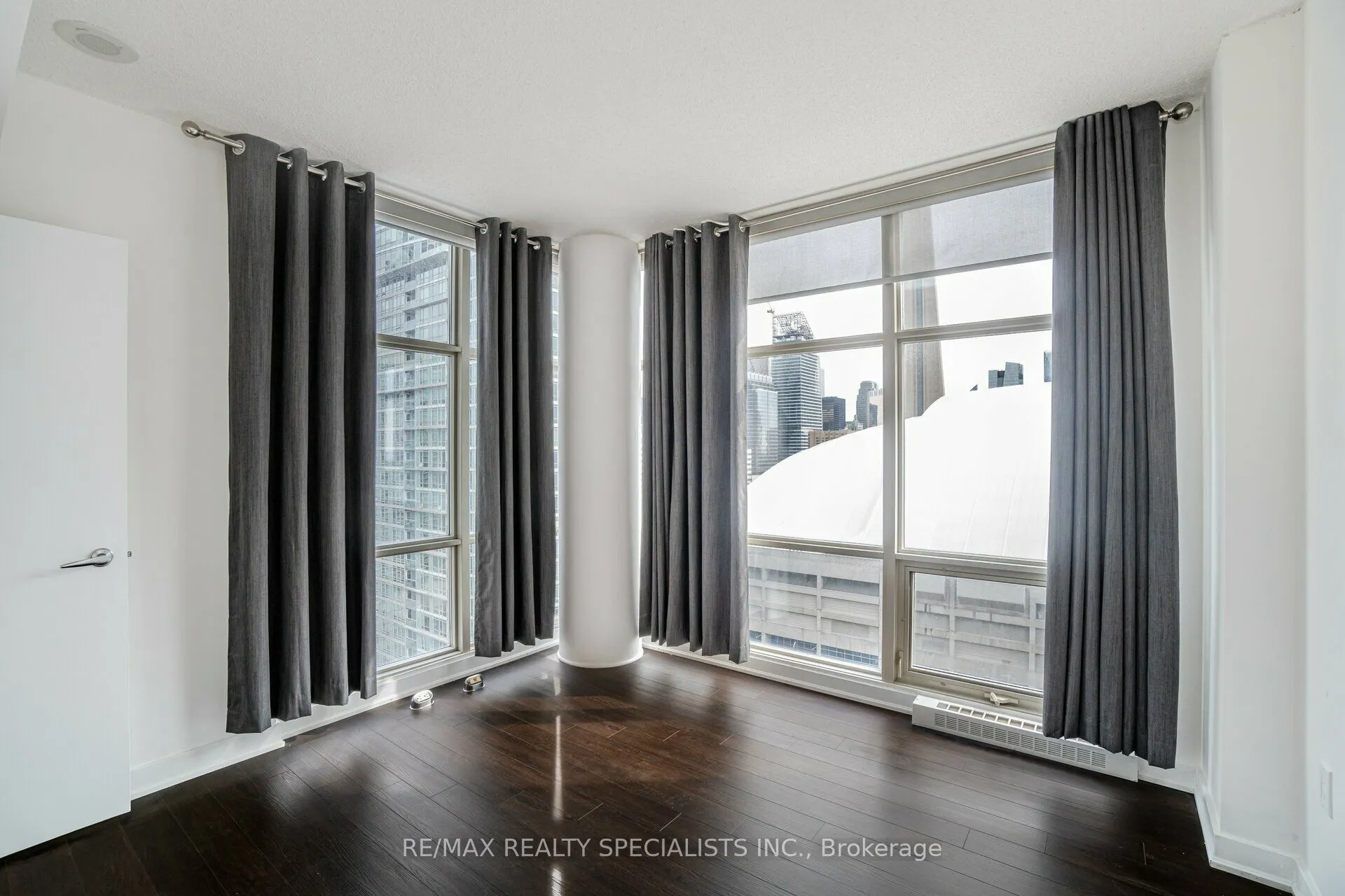 10 Navy Wharf Court, #2706