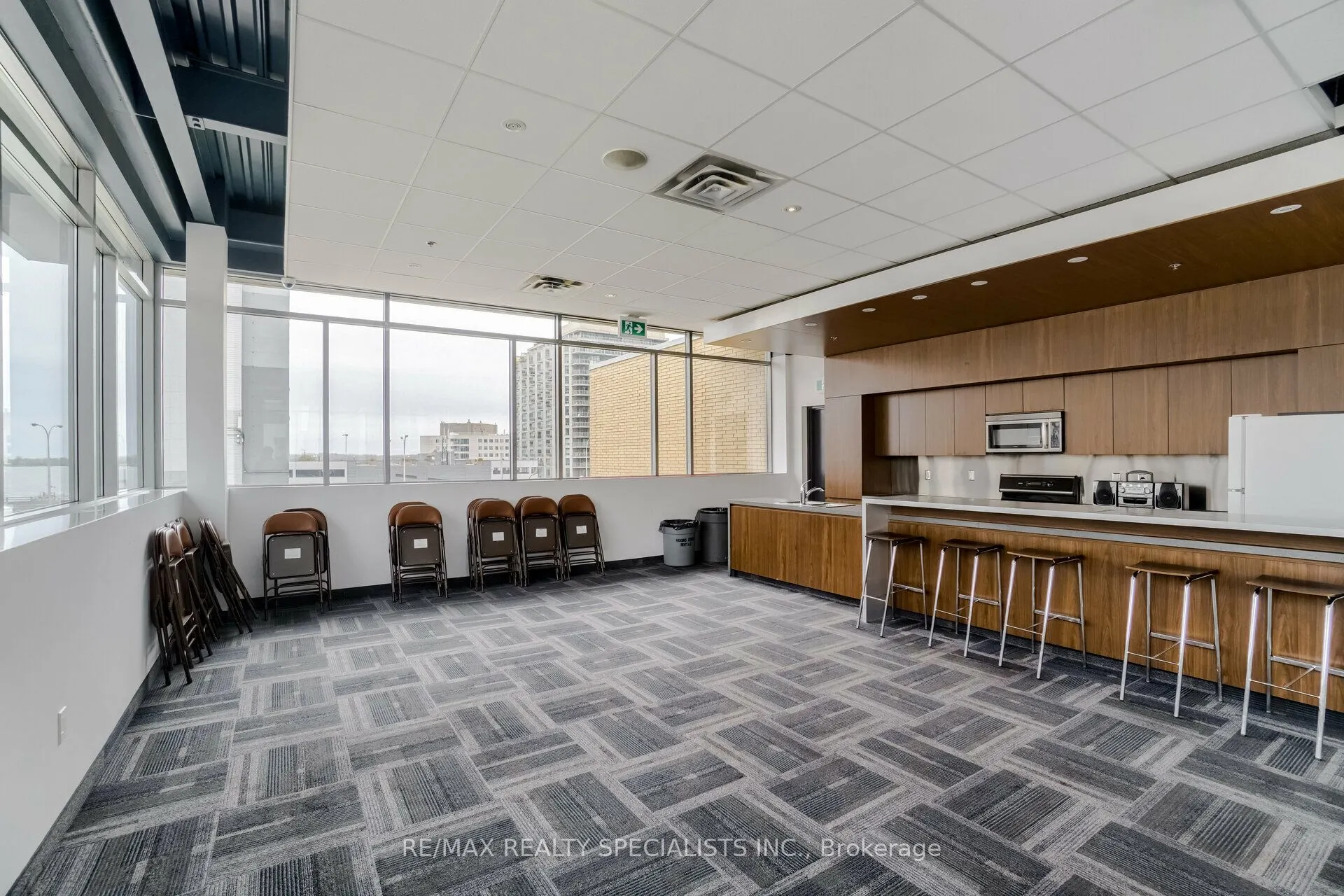 10 Navy Wharf Court, #2706