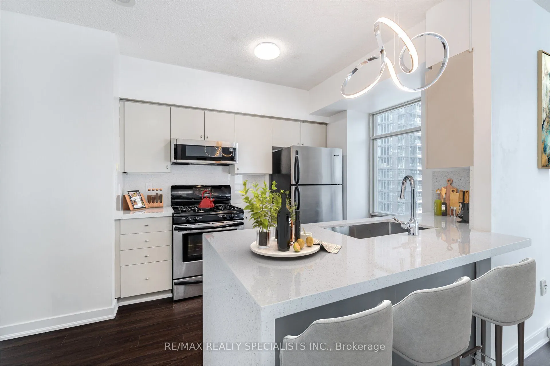 10 Navy Wharf Court, #2706
