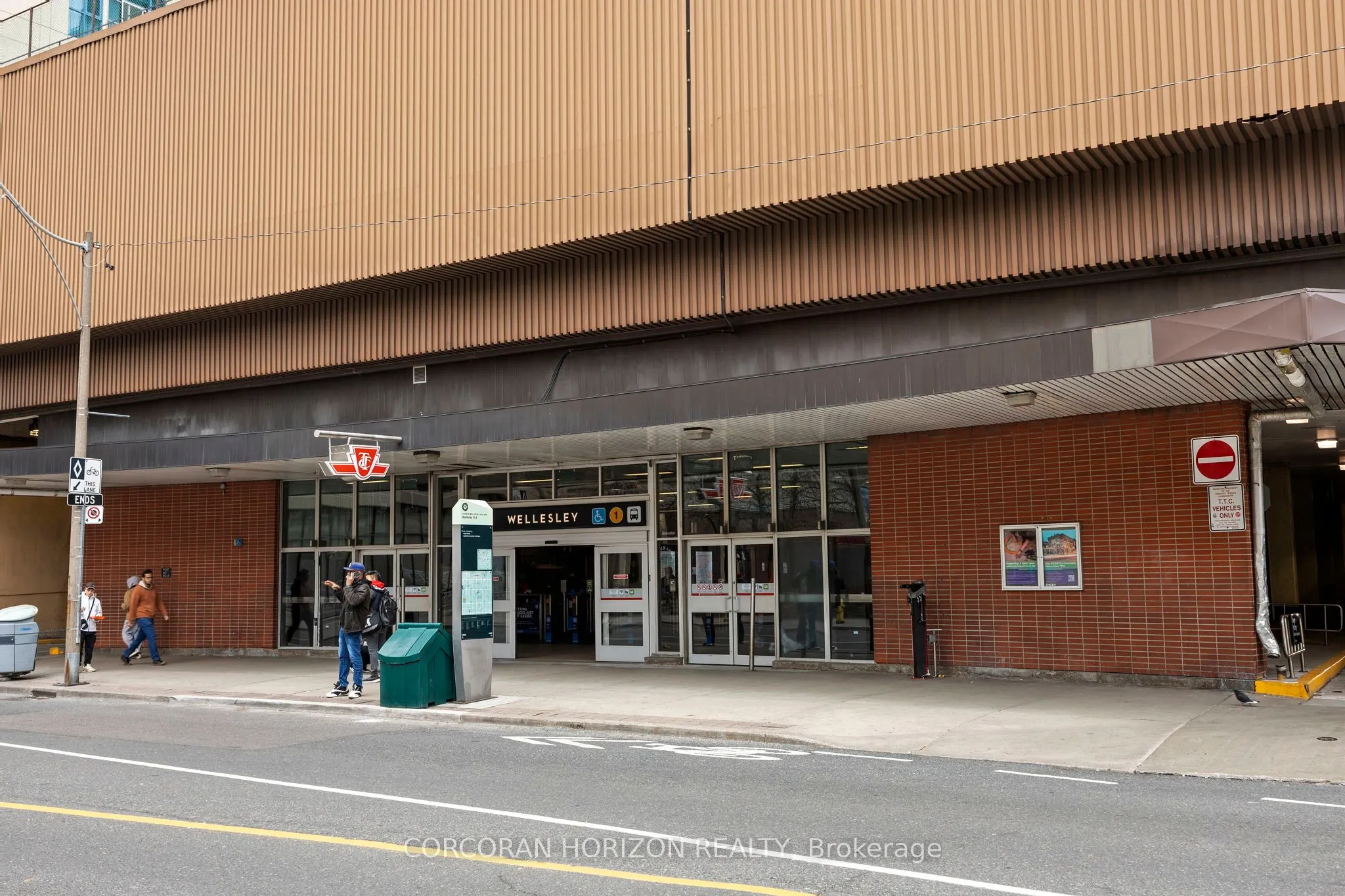 22 Wellesley Street E, #507