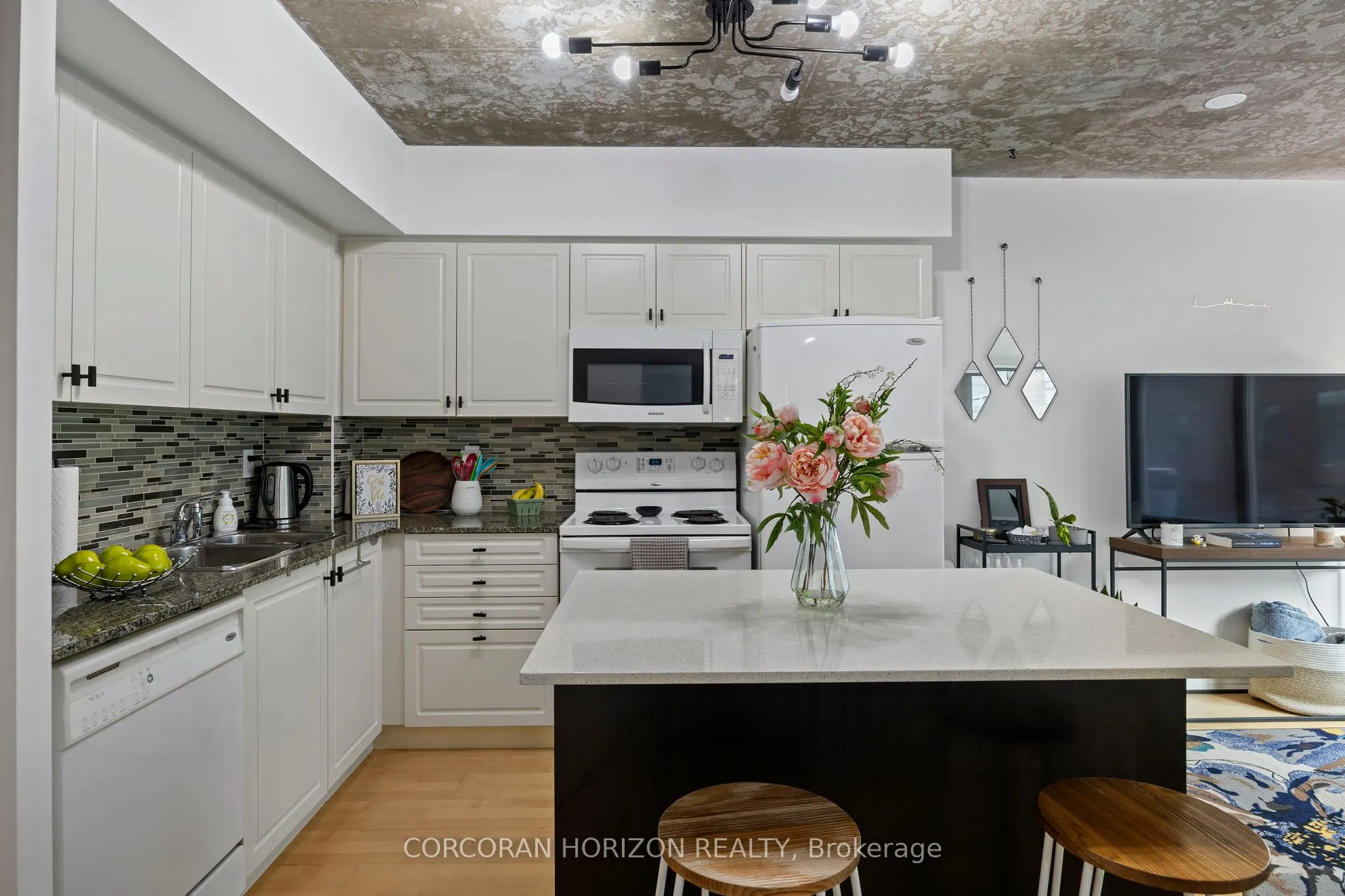 22 Wellesley Street E, #507