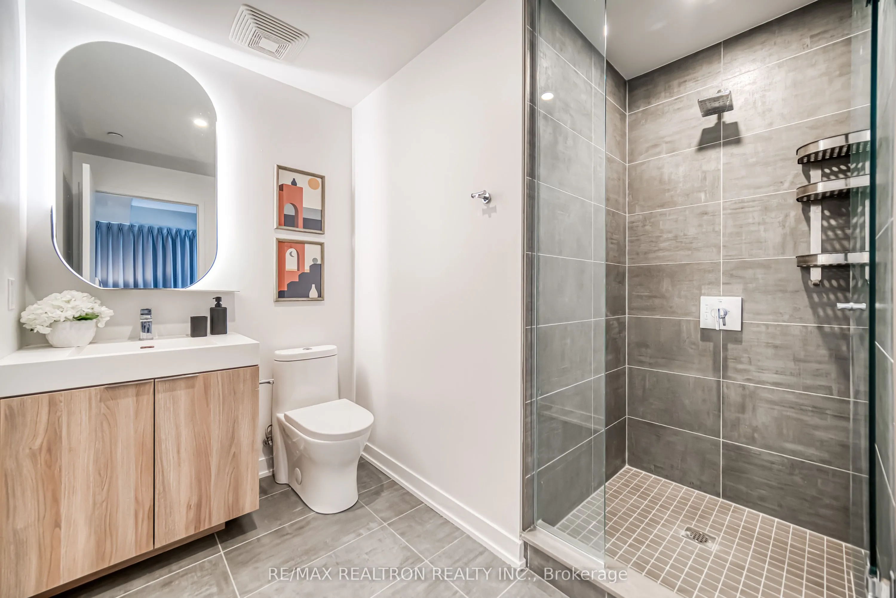15 Holmes Avenue, #908