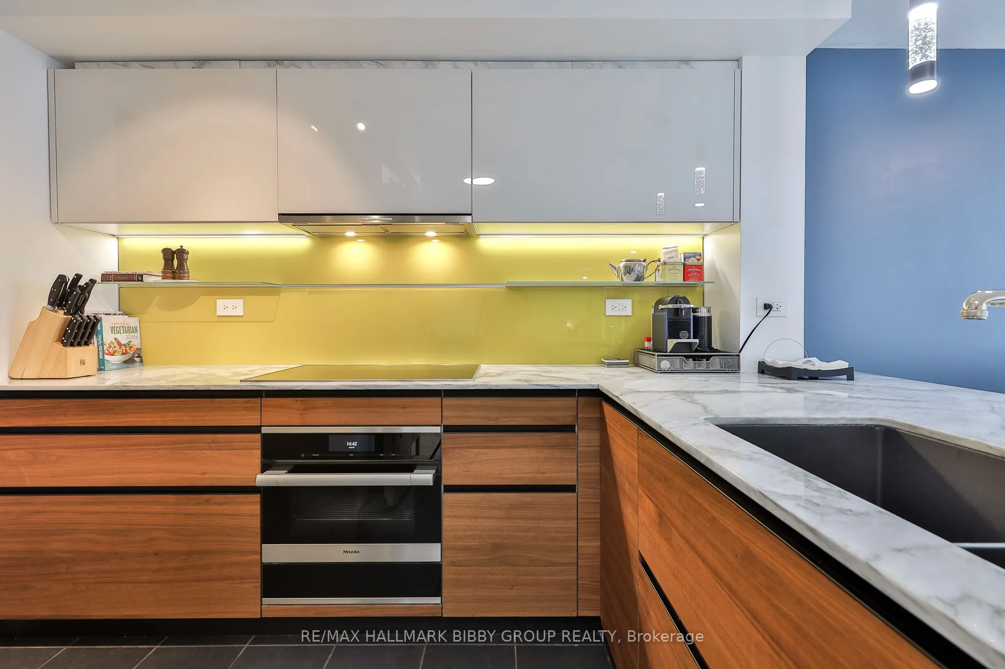 230 King Street E, #PH18